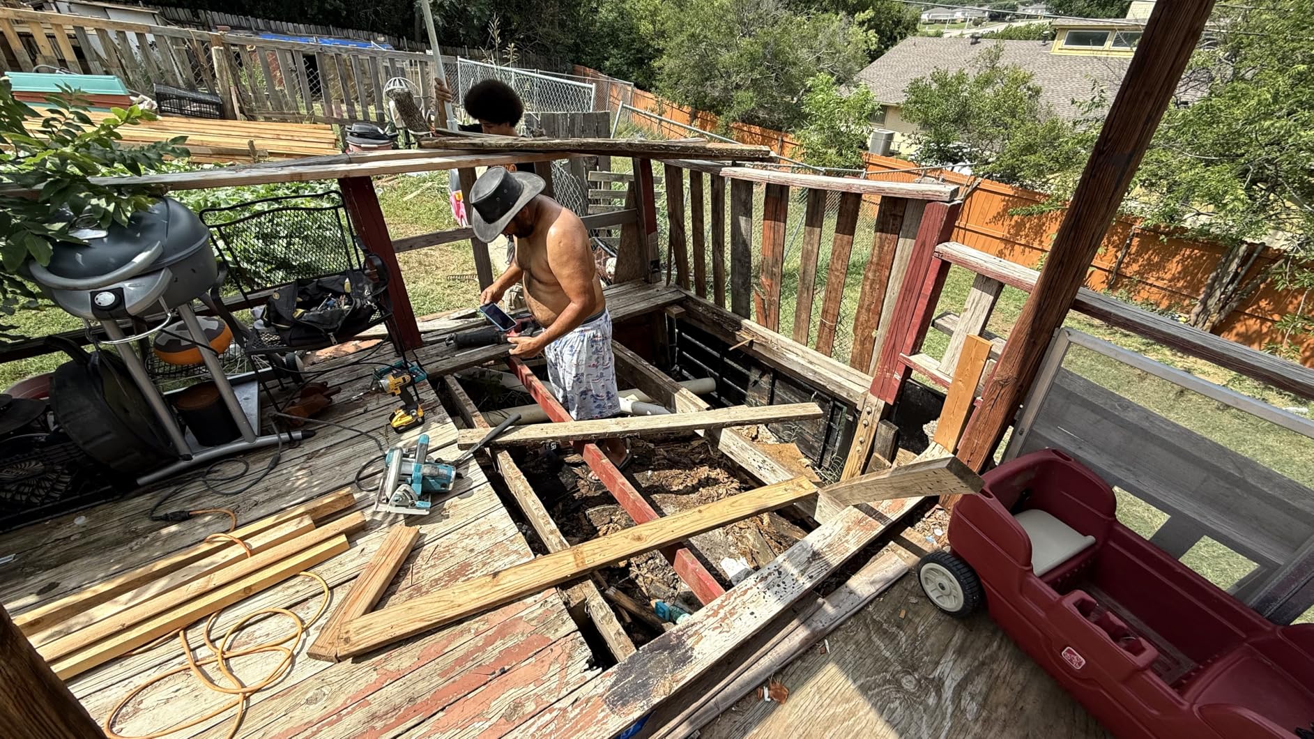 Metabo HPT 18V MultiVolt Cordless 21 Degree Framing Nailer Kit, 3-1/2 Inch Plastic Strip with 4.0Ah Lithium Ion Battery, NR1890DRST customer photo 1