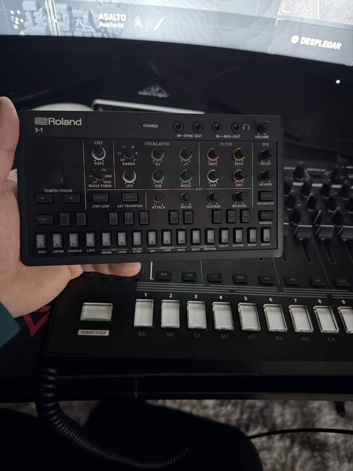Roland AIRA Compact S-1 Tweak Synth | Ultra-Portable Micro Polysynth with Advanced Tools | D-Motion Sound Control customer photo 2