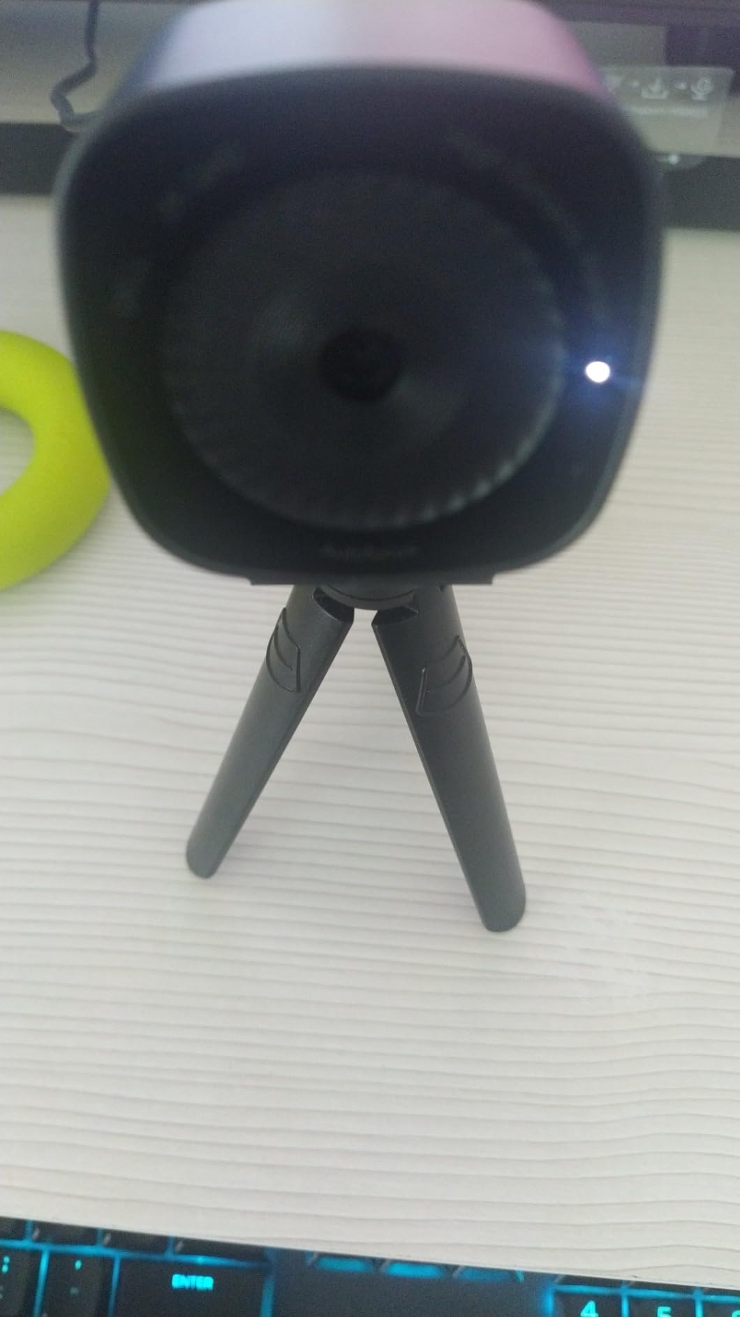 Dell 2K QHD Webcam WB3023, Sony Sensor, Noise Reduction Mic | Teams Certified, 78° Field of View, 2X Digital Zoom, HDR, Face Detection, Tilt and Swivel, USB-A customer photo 2