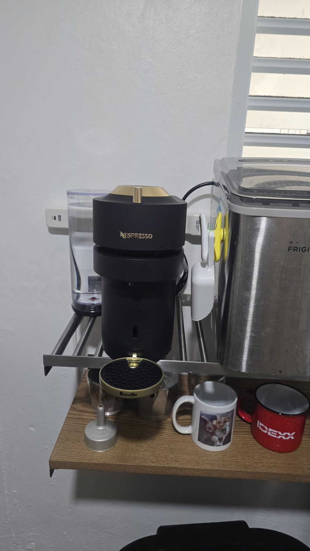 Vertuo Pop+ Deluxe Coffee and Espresso Maker by Breville, Titan customer photo 1
