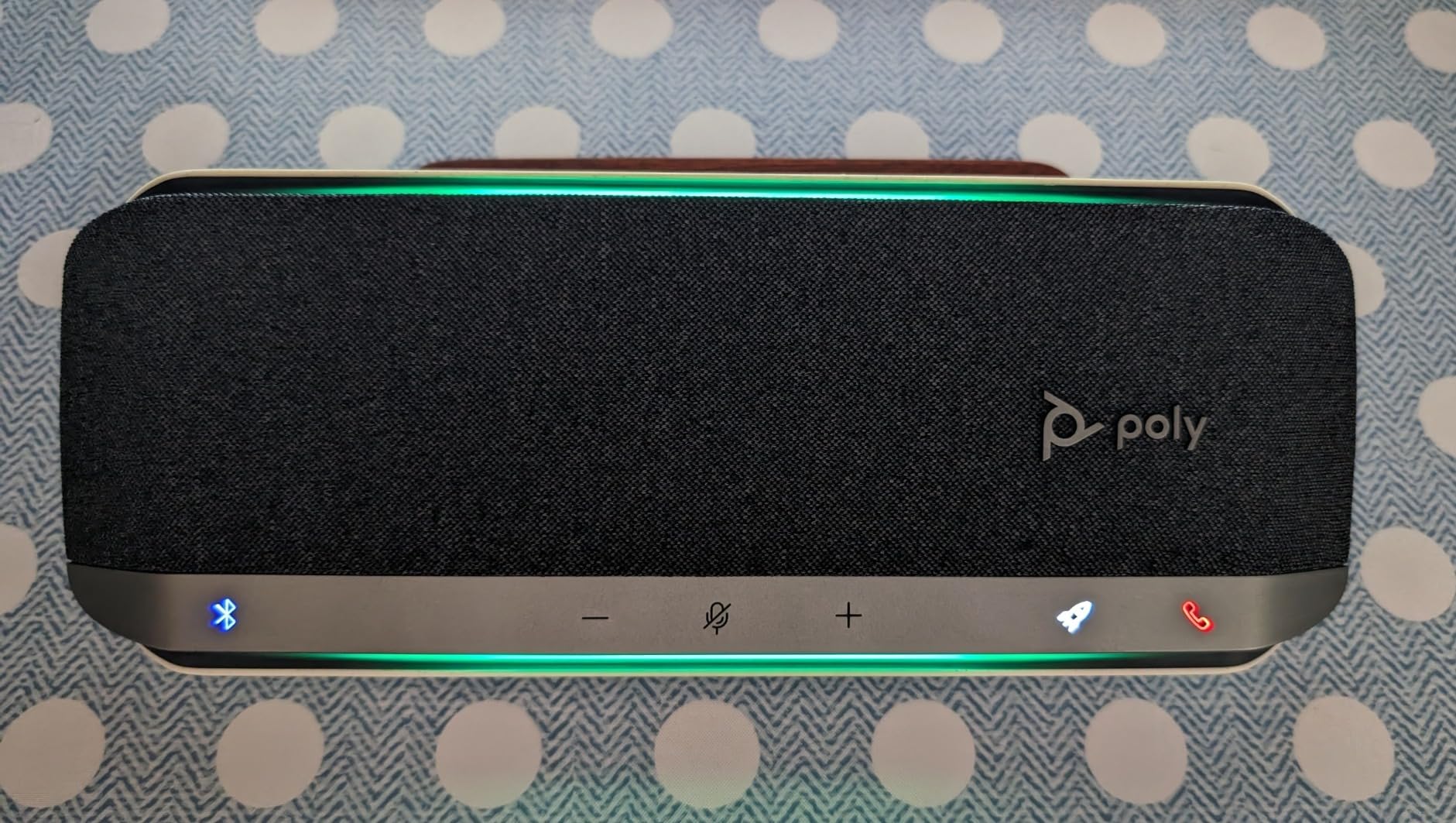 Poly Sync 40 Smart Speakerphone (Plantronics) - Flexible Workspaces - Connect to PC/Mac via USB-A or USB-C and Smartphones via Bluetooth - Works with Teams, Zoom - Amazon Exclusive customer photo 2