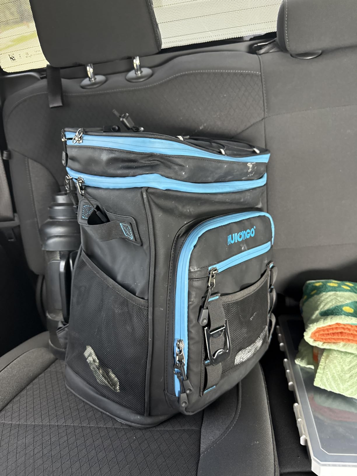 Hulongo Large Waterproof Insulated Cooler Backpack for Men & Women, Leak Proof Cooler Backpack for Camping, Beach, Fishing, Picnic, Travel, Outdoor, 30L, 48Cans customer photo 1