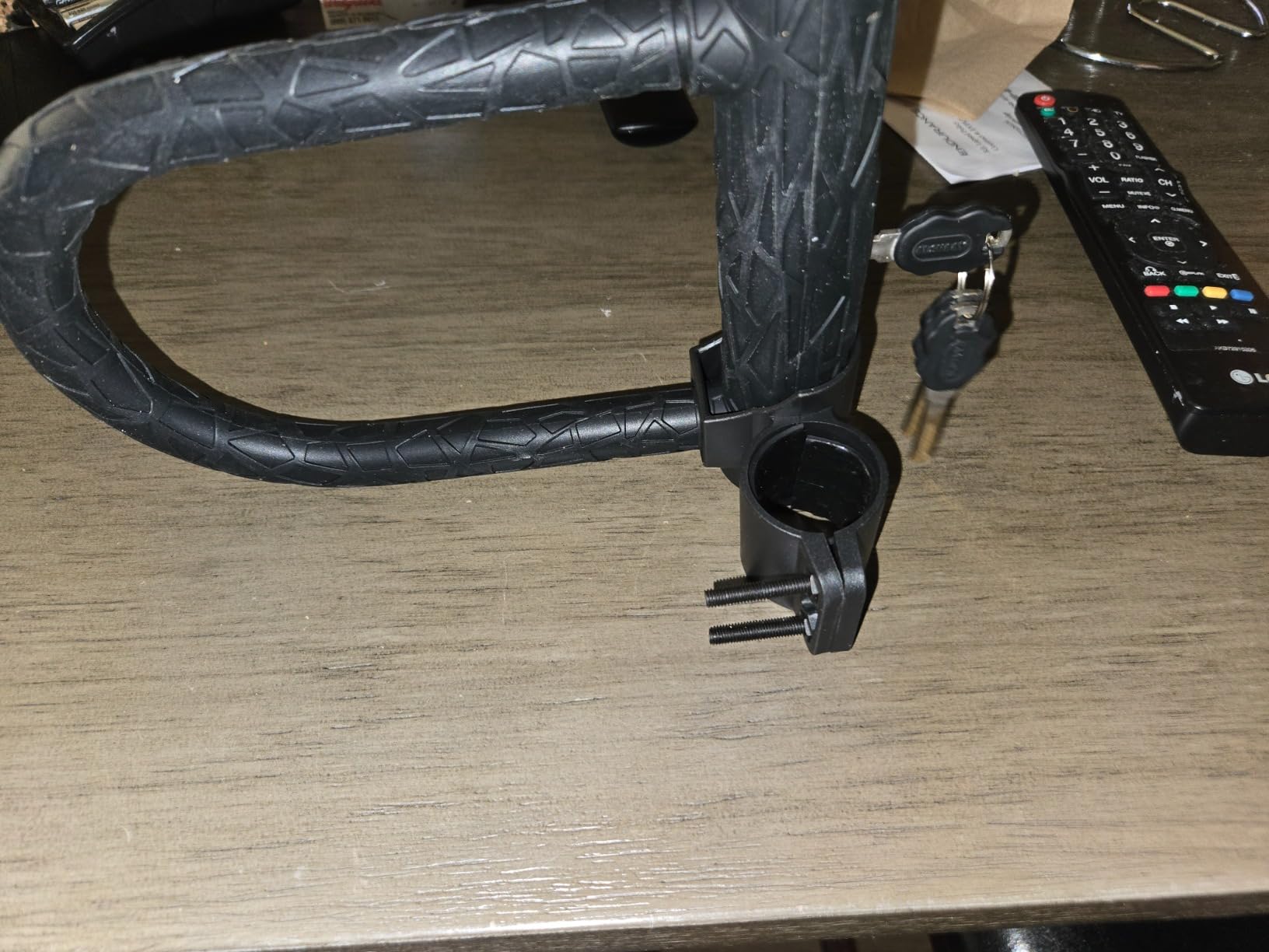 Heavy Duty Bike U Lock - Super Strong 12 Ton Shear, 20mm U Shape Lock Anti-Theft Silicone Covered Electric Scooter Lock Keyhole with Sliding Cover 4ft Steel Cable with Mounting Bracket and 3 Keys(L) customer photo 2