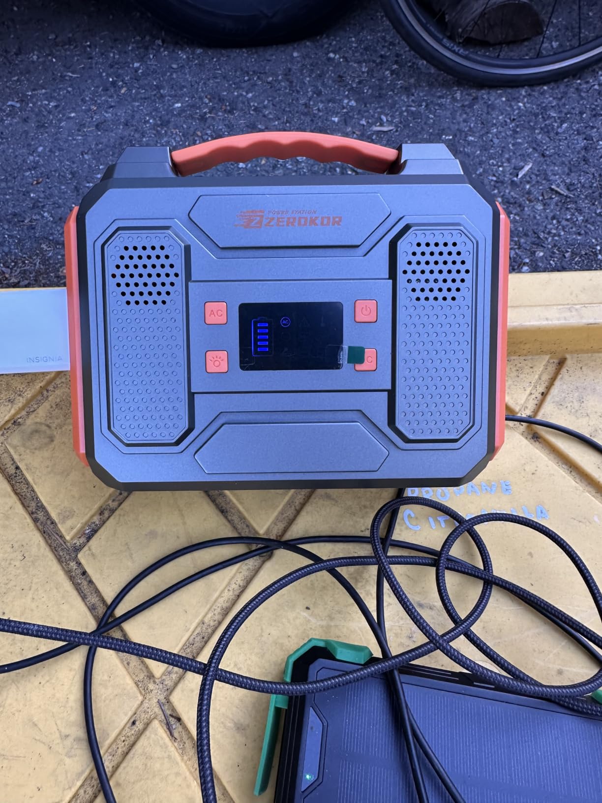 Portable Solar Generator, 300W Portable Power Station with Foldable 60W Solar Panel,110V Pure Sine Wave 280Wh Battery Power Pack with USB DC AC Outlet for Camping Smart Devices RV Van Outdoor-Orange customer photo 1