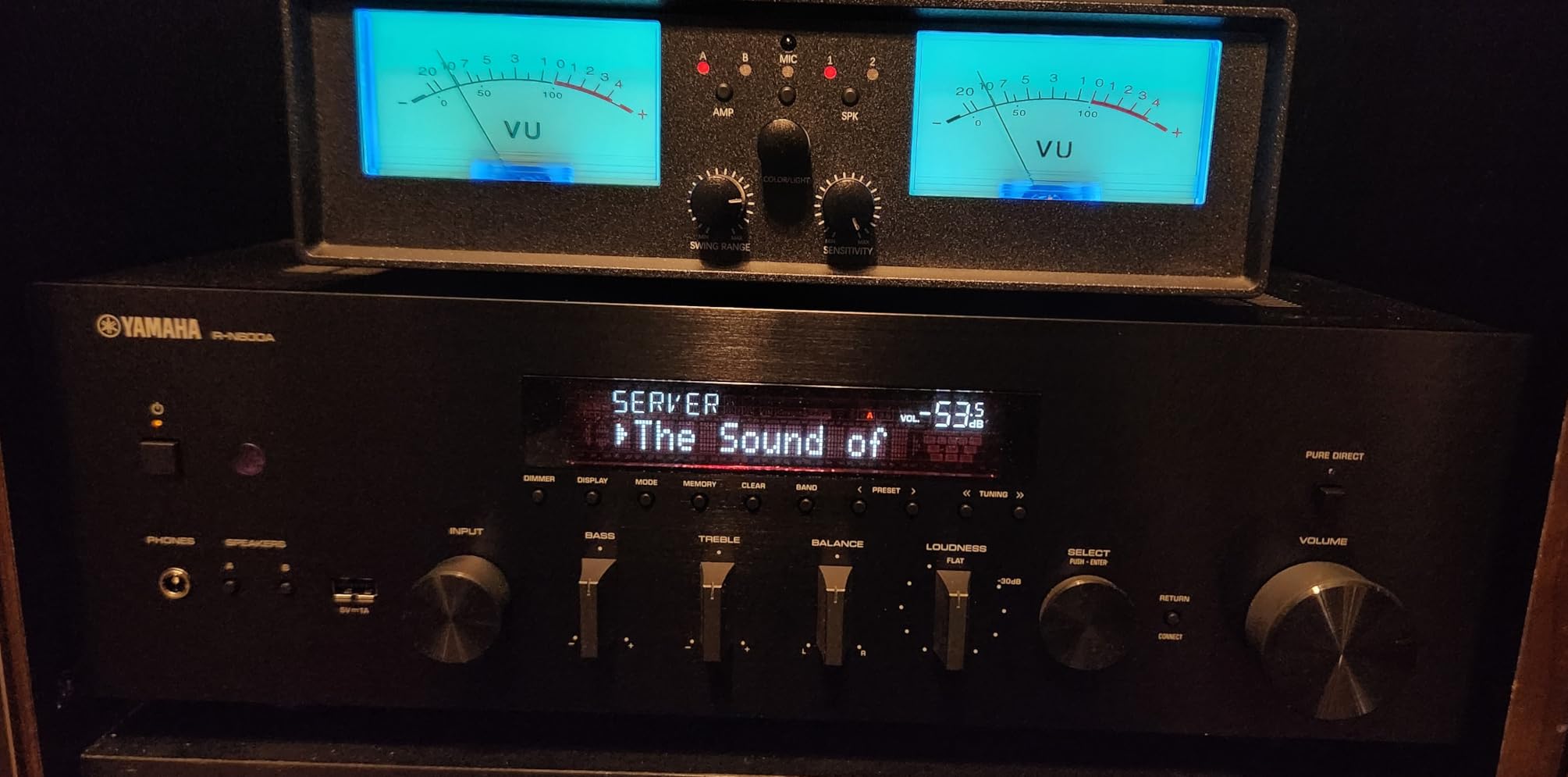 Yamaha R-N600A Network Receiver with Streaming, Phono and Built-in DAC, Silver customer photo 1