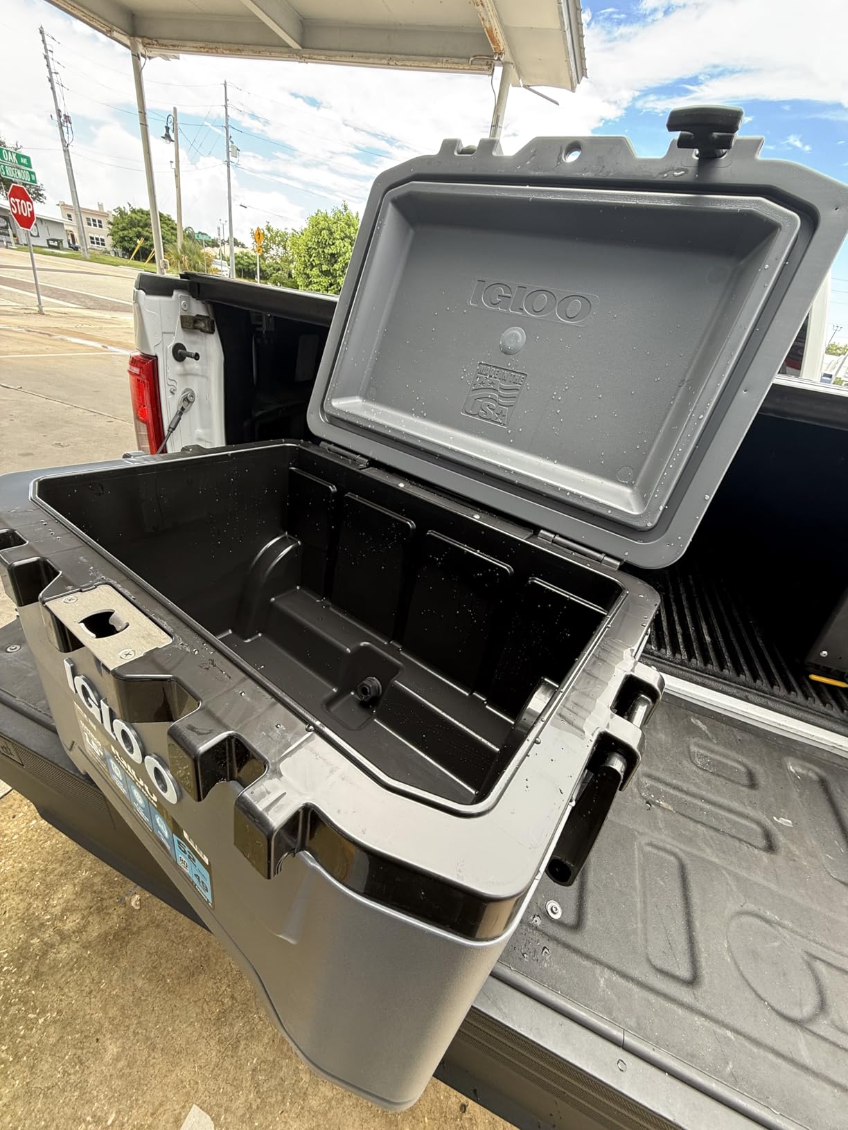 Igloo Trailmate 52Qt Wheeled Cooler, Insulated Hard Shell Ice Chest, Carbonite customer photo 2