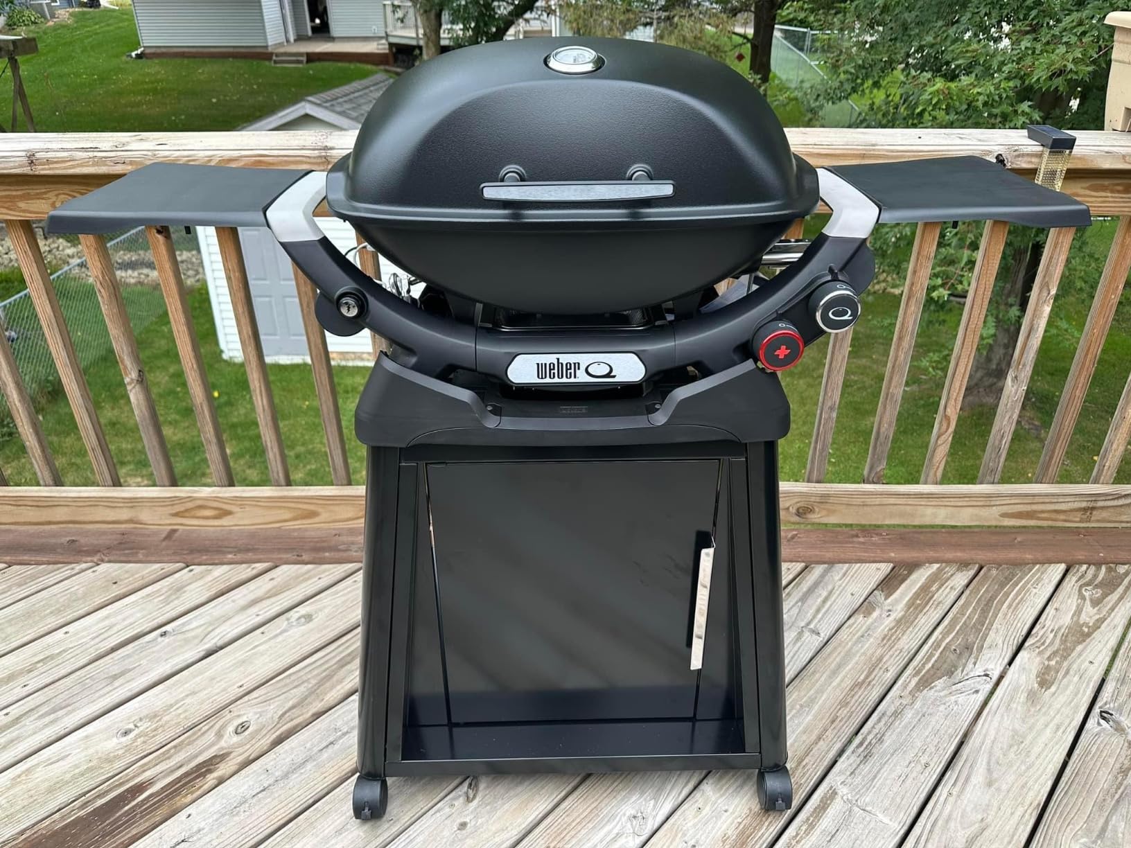 Weber Q 2800N+ Liquid Propane Grill with Stand, Flame Red - Wide 250°-700°F Temp Range with Plus Burner for Searing, Low-Temp Roasting & High-Dome Lid customer photo 1
