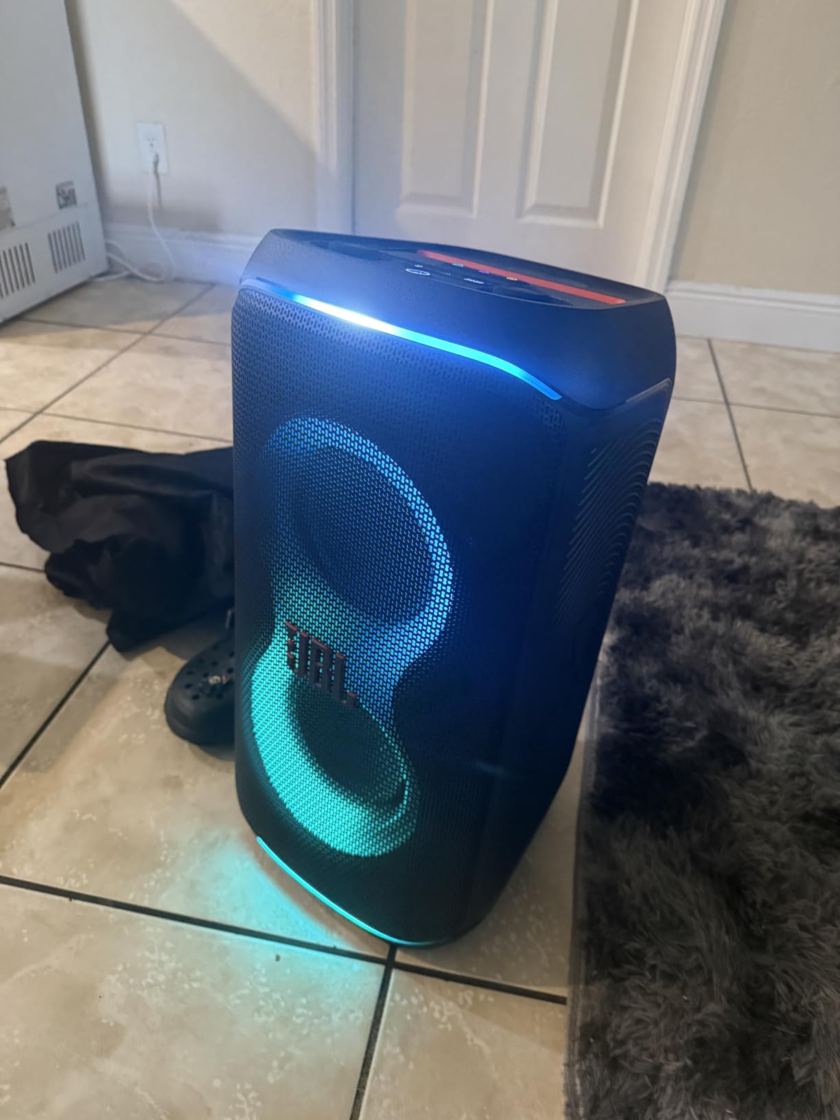JBL PartyBox Club 120 - Portable Party Speaker with Foldable Handle, Powerful JBL Pro Sound, Futuristic lightshow, Up to 12 Hours of Play time, Splash Proof, Dual Mic & Guitar Inputs (Black) customer photo 2