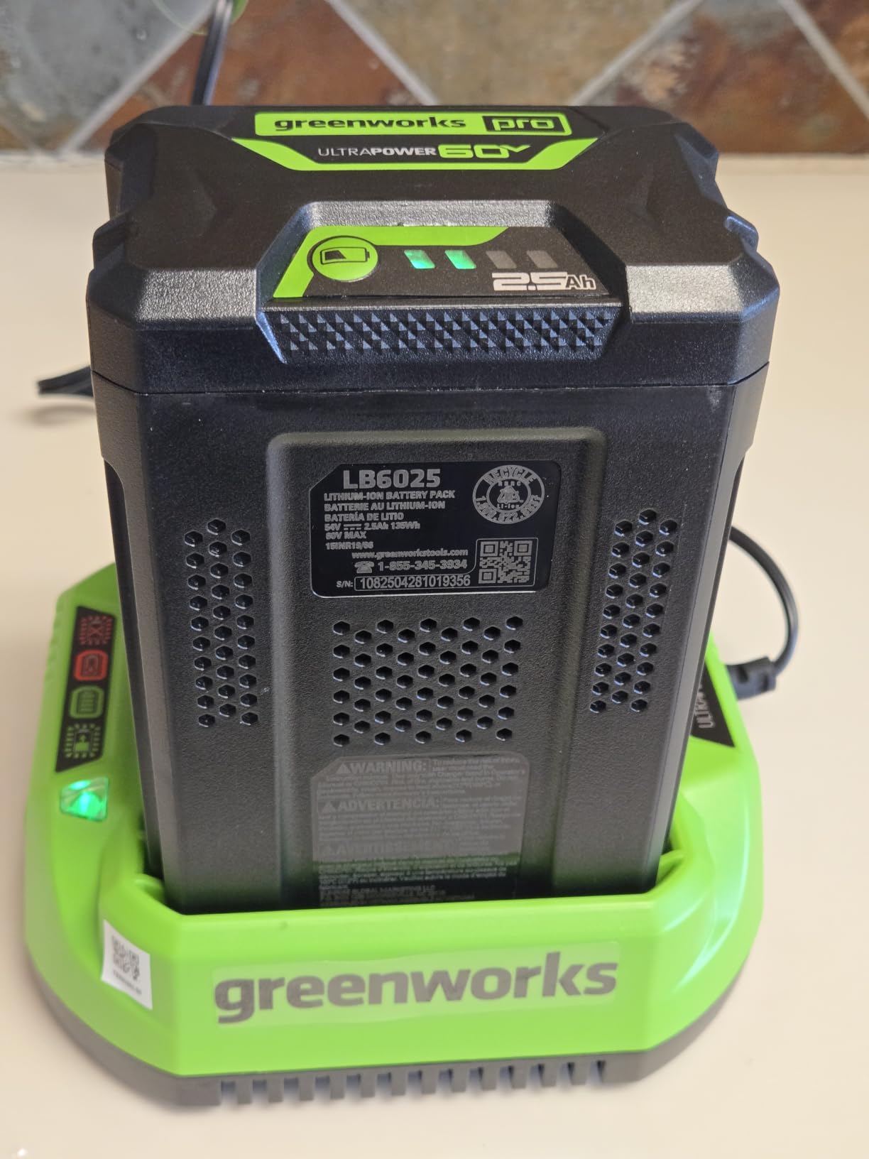 Greenworks 60V (610 CFM / 130 MPH) Cordless Leaf Blower, High Power, Lightweight & Quiet Operation for Wet Leaves, Driveways and Dense Gravel, Includes 2.5Ah Battery & 5A Rapid Charger customer photo 2