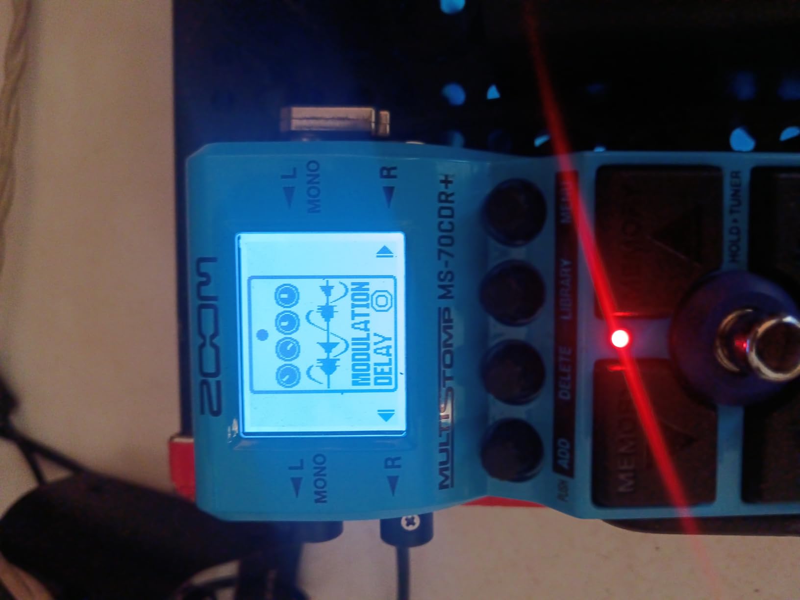 Zoom MS-70CDR+ MultiStomp Multi-Effects Pedal with 140+ Effects, Stereo I/O, Effect Chaining, Tuner customer photo 2