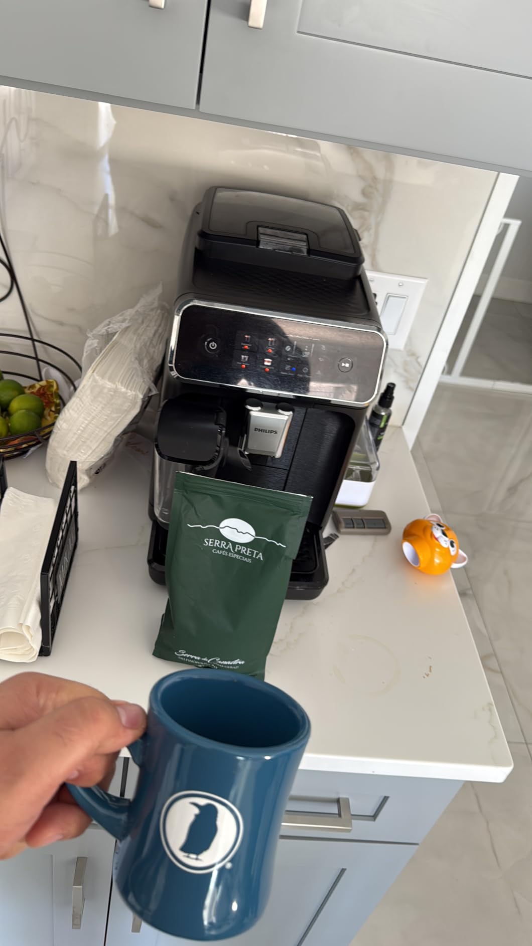 PHILIPS 2300 Series Fully Automatic Espresso Machine with LatteGo milk system and integrated grinder, 4 Coffee Pre-Sets & Hot Water, 40% Quieter SilentBrew, 15-Bar Pressure, Matte Black (EP2330/10) customer photo 2