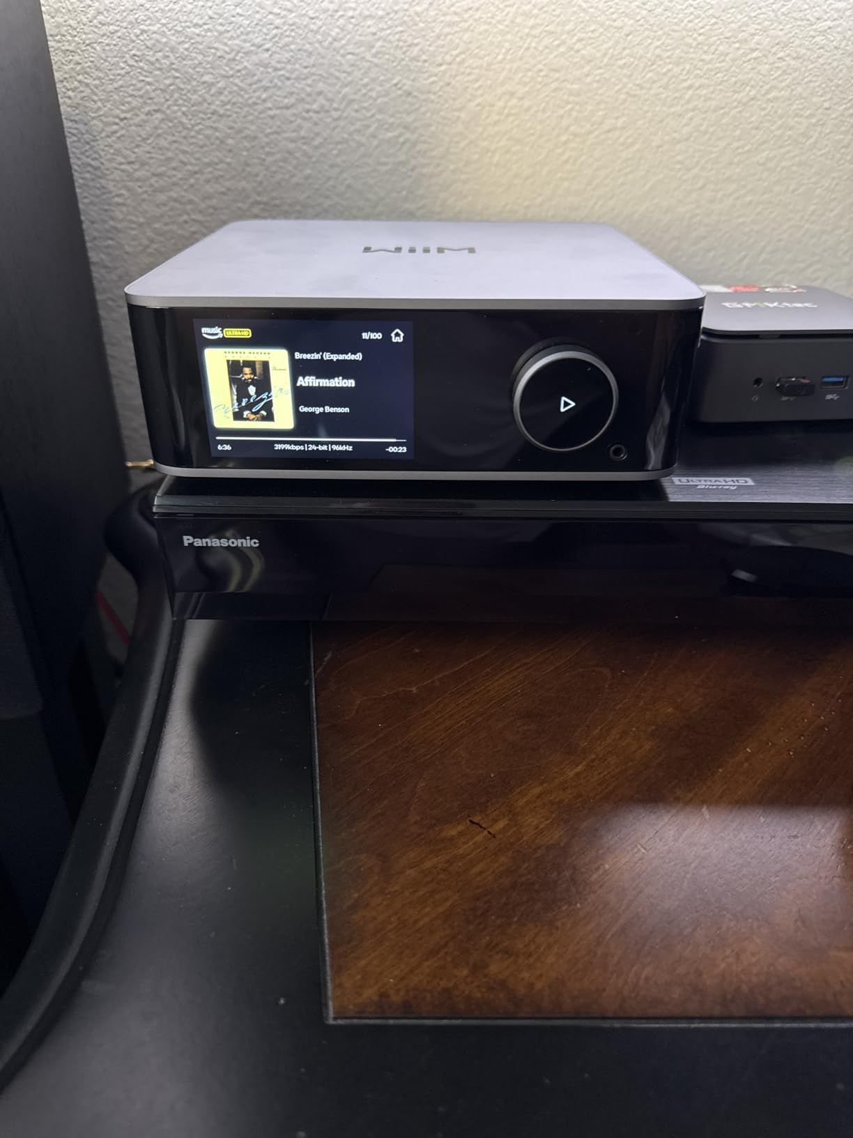 WiiM Ultra Hi-Res Music Streamer with Touchscreen & ESS DAC, Space Gray | Wi-Fi Streaming, RoomFit Correction, HDMI ARC, Phono Input & Multi-Room Audio customer photo 2
