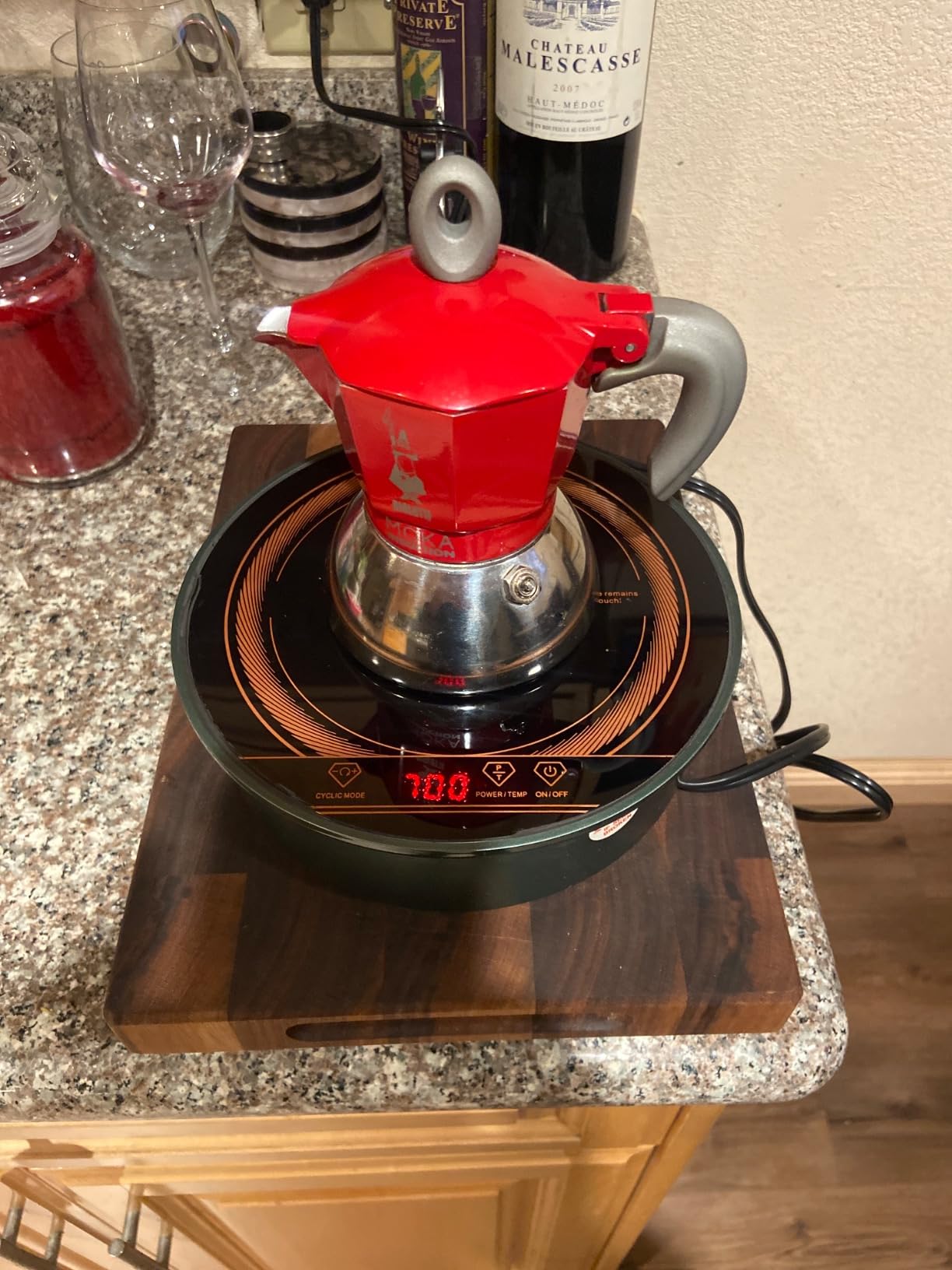 700W Mini Induction Cooktop for Moka Pot, RV & Camping | Portable Induction Burner with 5-Inch Coil, Non-Pulse Heating & 6 Power Levels for 3.5-7 in. Magnetic Cookware customer photo 2