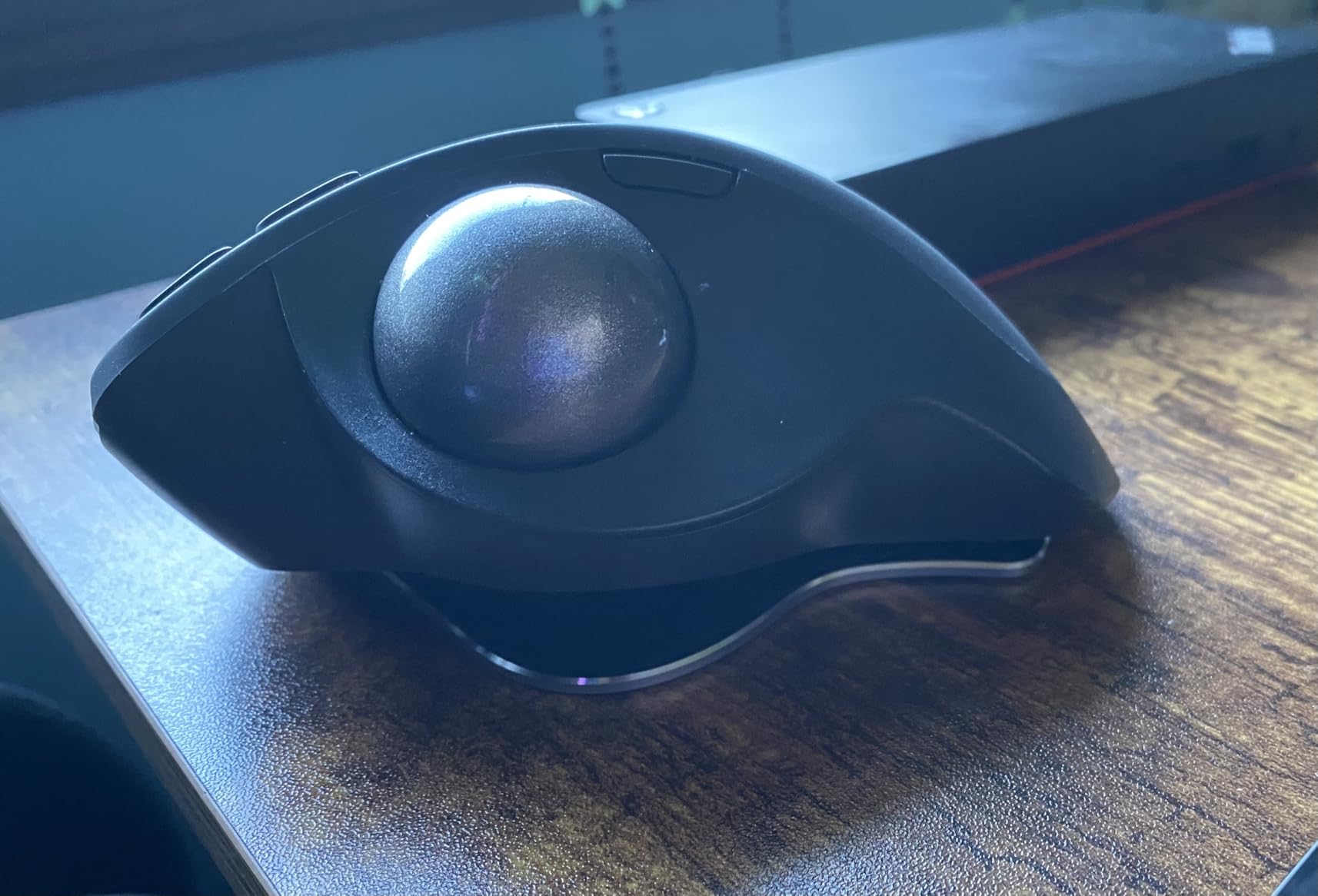 Logitech MX Ergo S Advanced Wireless Trackball Mouse USB C - Graphite customer photo 1