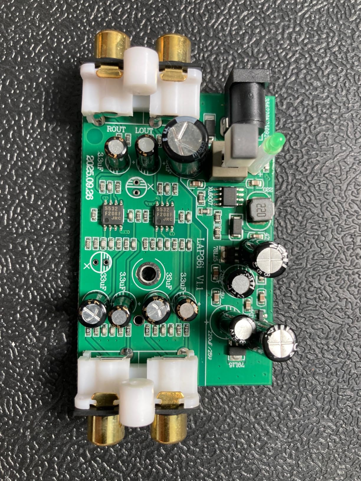 LiNKFOR Phono Turntable Preamp, PP900 Ultra-Compact Phono Preamplifier Mini Electronic Audio Stereo with RCA Input, RCA Output & Low Noise Operation, Power Adapter Included customer photo 1