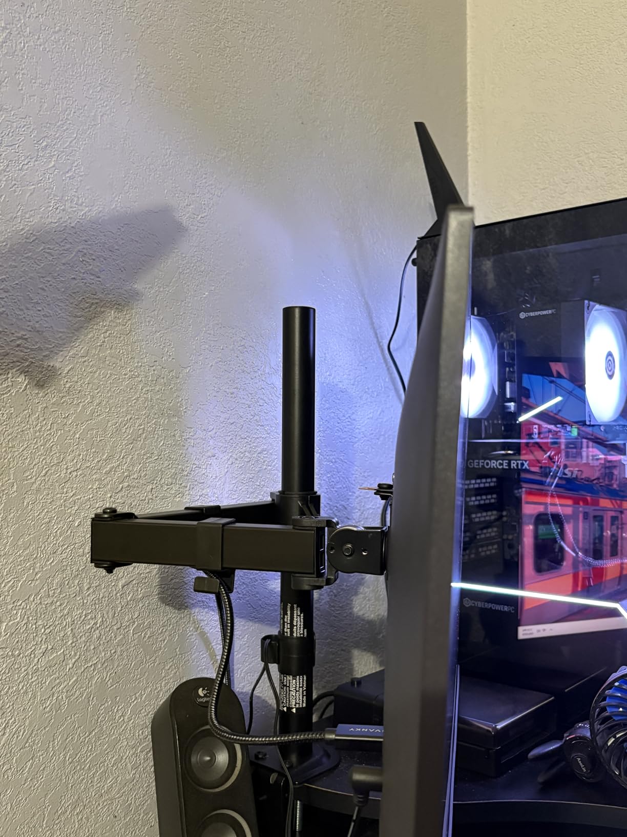 HUANUO Single Monitor Mount, Monitor Arm for 13-32