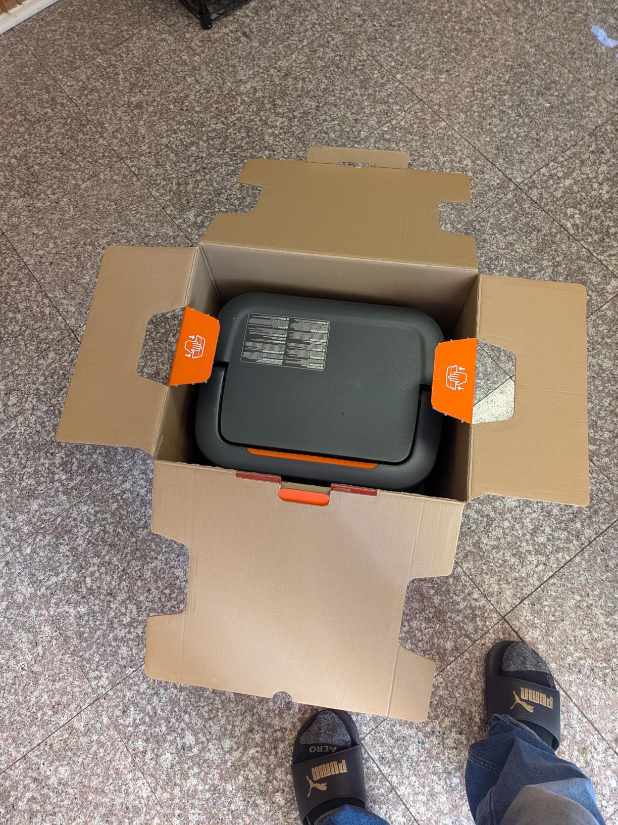 Jackery Explorer 2000 v2 Portable Power Station, 2042Wh LiFePO4 Home Backup Battery, 2200W Solar Generator, USB-C PD 100W Fast Charging For Emergencies, Power Outages, Camping(Solar Panel Optional) customer photo 2