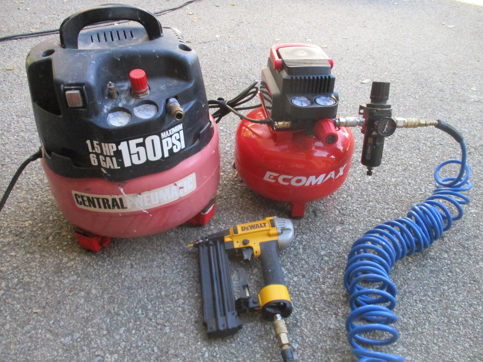 ECOMAX Air Compressor 3 Gallon 110 PSI Pancake Portable Oil-free Tank with 11 PCS Accessories Kit customer photo 2