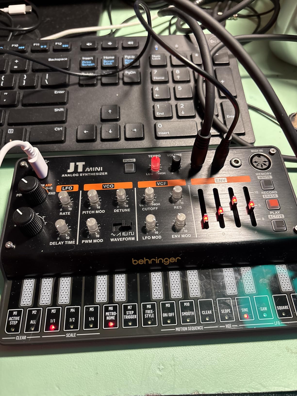 Behringer JT Mini Polyphonic 3-voice Analog Synthesizer customer photo 2