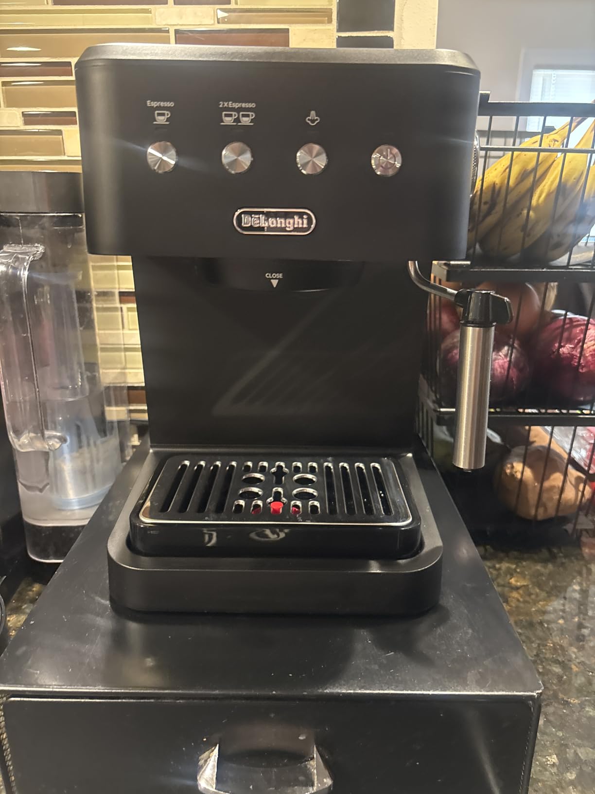 De'Longhi Classic Signature Espresso Machine, Adjustable Milk Frother | Rapid Heat-Up, Preset Single & Double Espresso, Frother, Pressure Gauge, Compact Design customer photo 1