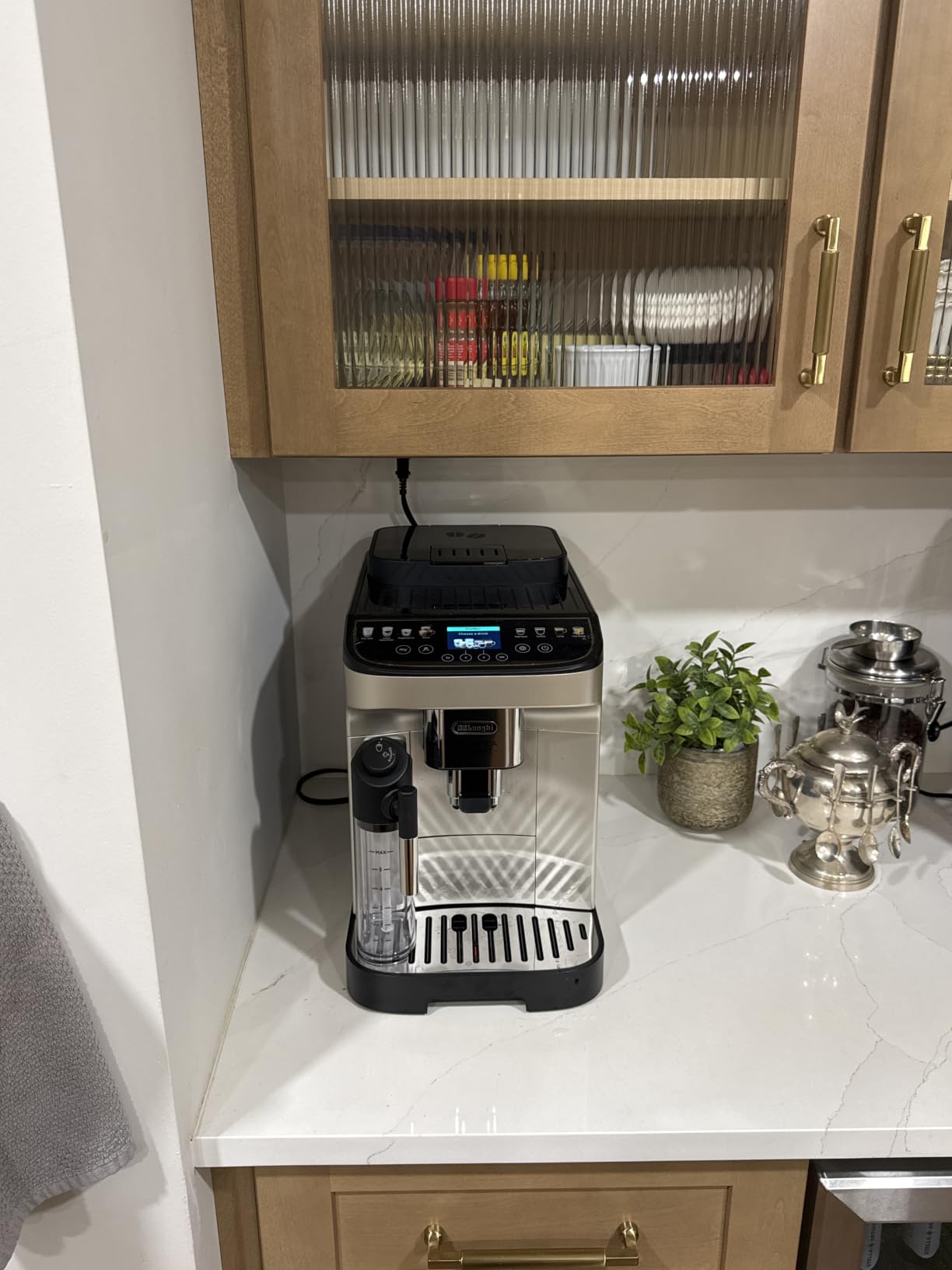 De'Longhi Magnifica Evo Next Automatic Espresso Machine, Frother, Silver | #1 Worldwide Espresso Machine Maker, 13 One-Touch Recipes, Frother, Built-In Grinder, 3 User Profiles customer photo 1