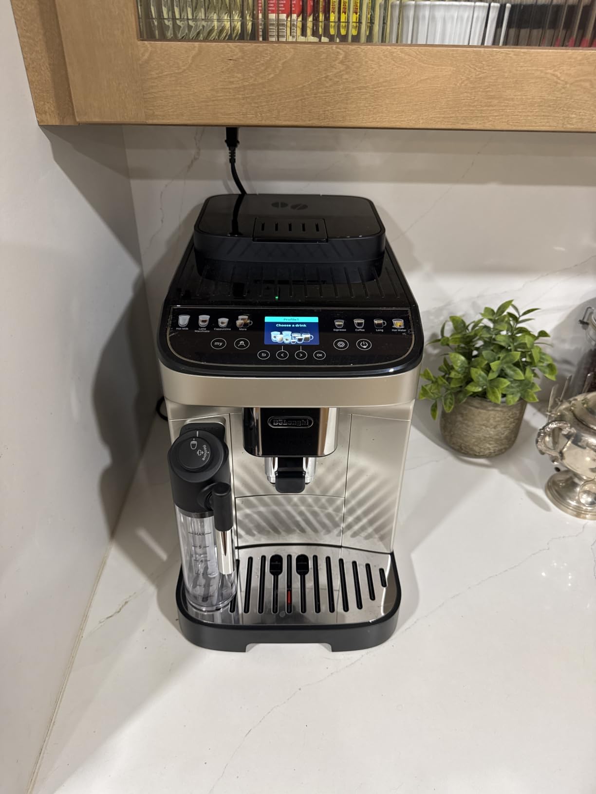De'Longhi Magnifica Evo Next Automatic Espresso Machine, Frother, Silver | #1 Worldwide Espresso Machine Maker, 13 One-Touch Recipes, Frother, Built-In Grinder, 3 User Profiles customer photo 2