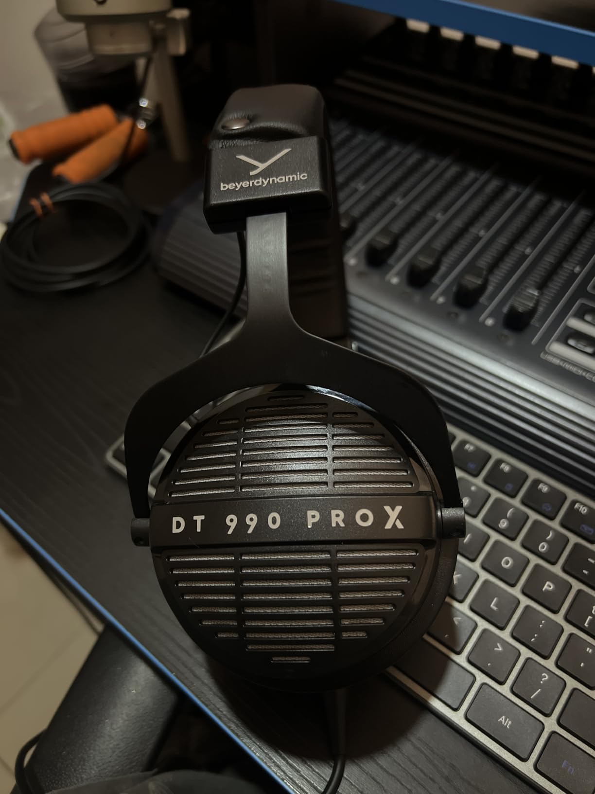 beyerdynamic DT 990 Pro X 48 ohm Wired Over-Ear, Open Back Professional Recording Studio Monitor Headphones customer photo 2