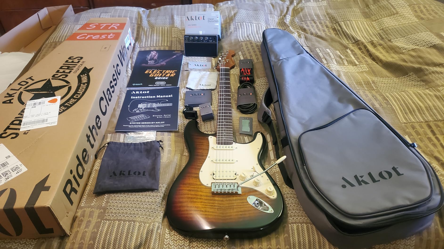 AKLOT Beginner Electric Guitar Kit: 10W Amp, Coil-Split HSS Pickups, Lesson Book, Roasted Maple Neck, Gig Bag, Tuner, Strap, Picks, Stryde Violet Venom customer photo 1