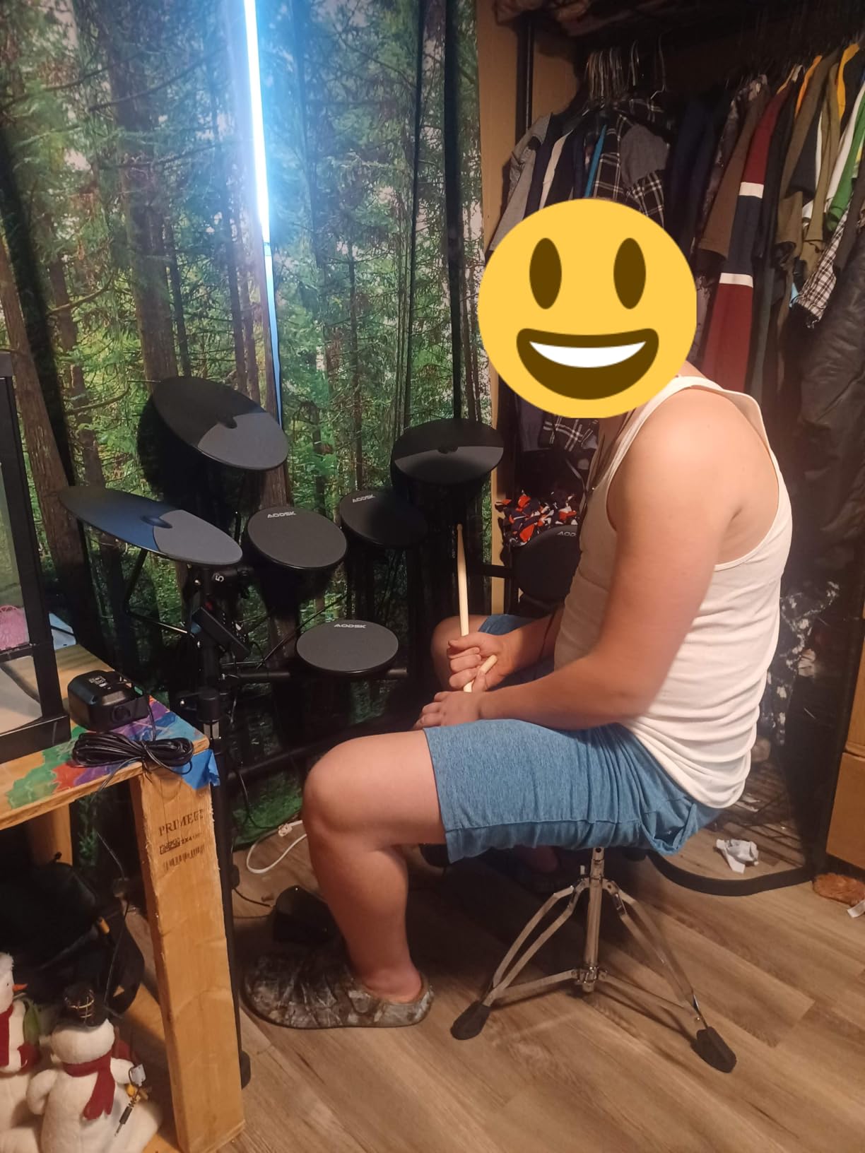 AODSK Electronic Drum Set With 4 Quiet Drum Pads, 200 Sounds 20 Drum Kits | Portable And Solid Electric Drum Set For Beginner With Throne, Sticks Headphones USB-MIDI Home Practice Learning Ideal Gift customer photo 2