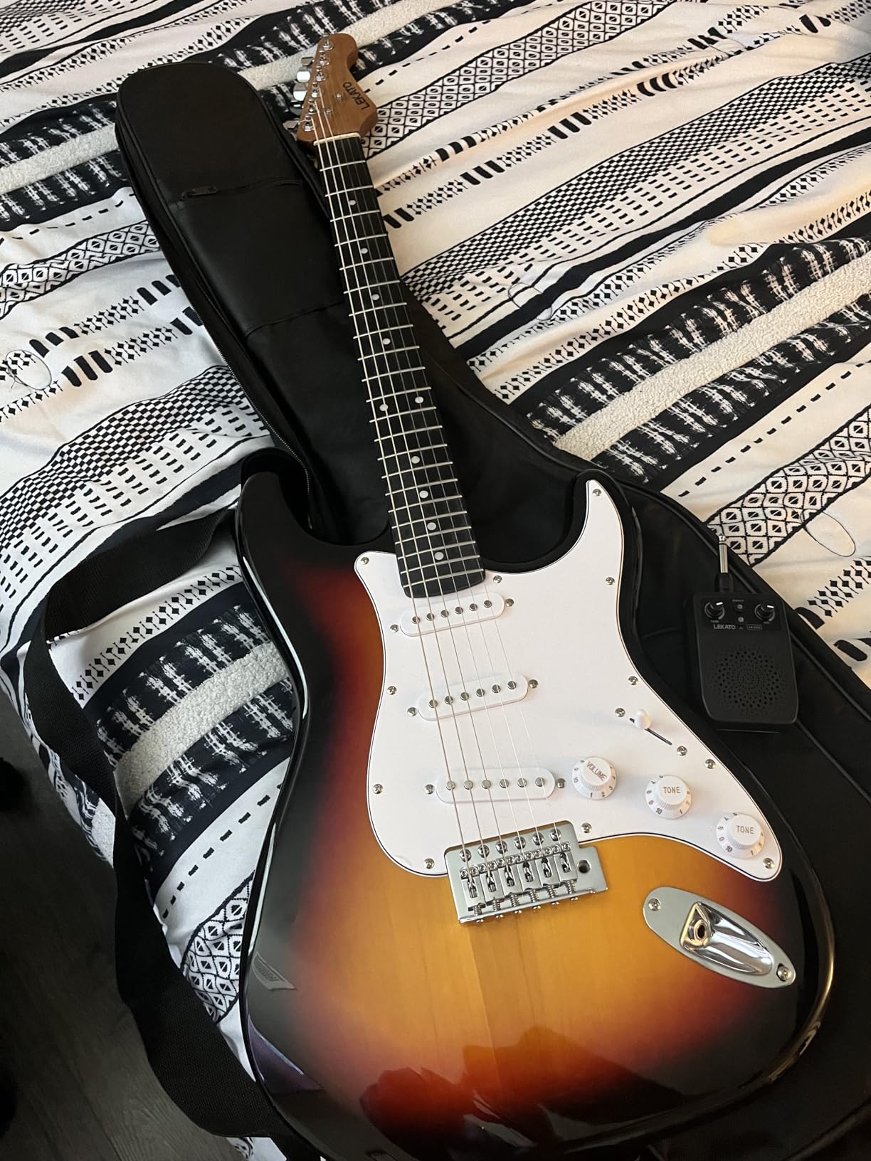 LEKATO Beginner Electric Guitar Kit 39 Inch Full Size Solid Body Guitar SSS for Starter Roasted Maple Neck Stainless Steel Frets, 5w Plug-in Amp, Bag, Tuner, Capo, Strap, Picks, String, Cable - Black customer photo 2