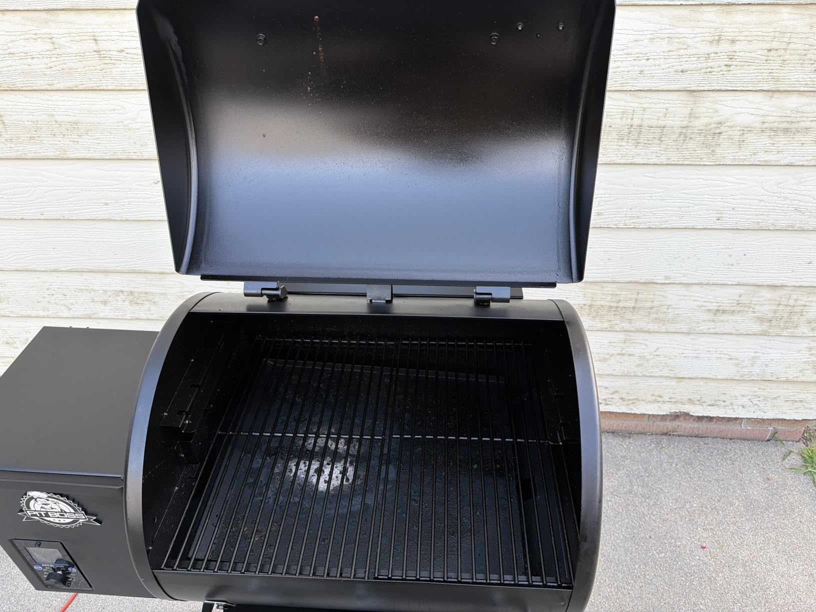 Pit Boss 500 Carbon Series Wood Pellet Grill & Smoker with LCD Digital Controller, 543-Sq. In. Cooking Space, 180°F to 500°F Temperature Range, Meat Probe, 13.5 lb. Pellet Hopper, Black customer photo 1
