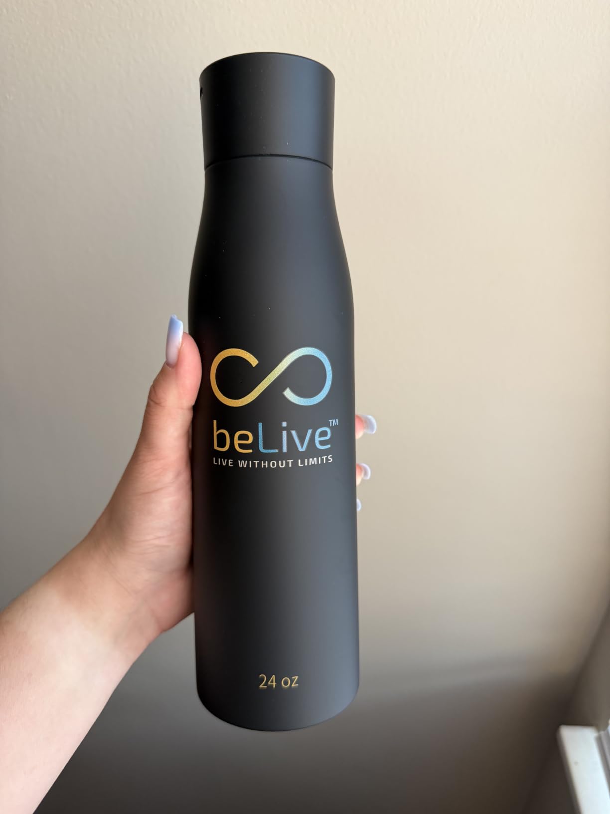 BeLive Smart Water Bottle 24oz - UV-C Self Cleaning, Temperature Display, Hydration Reminder, USB-C Rechargeable, Insulated Stainless Steel Bottle (Black) customer photo 1