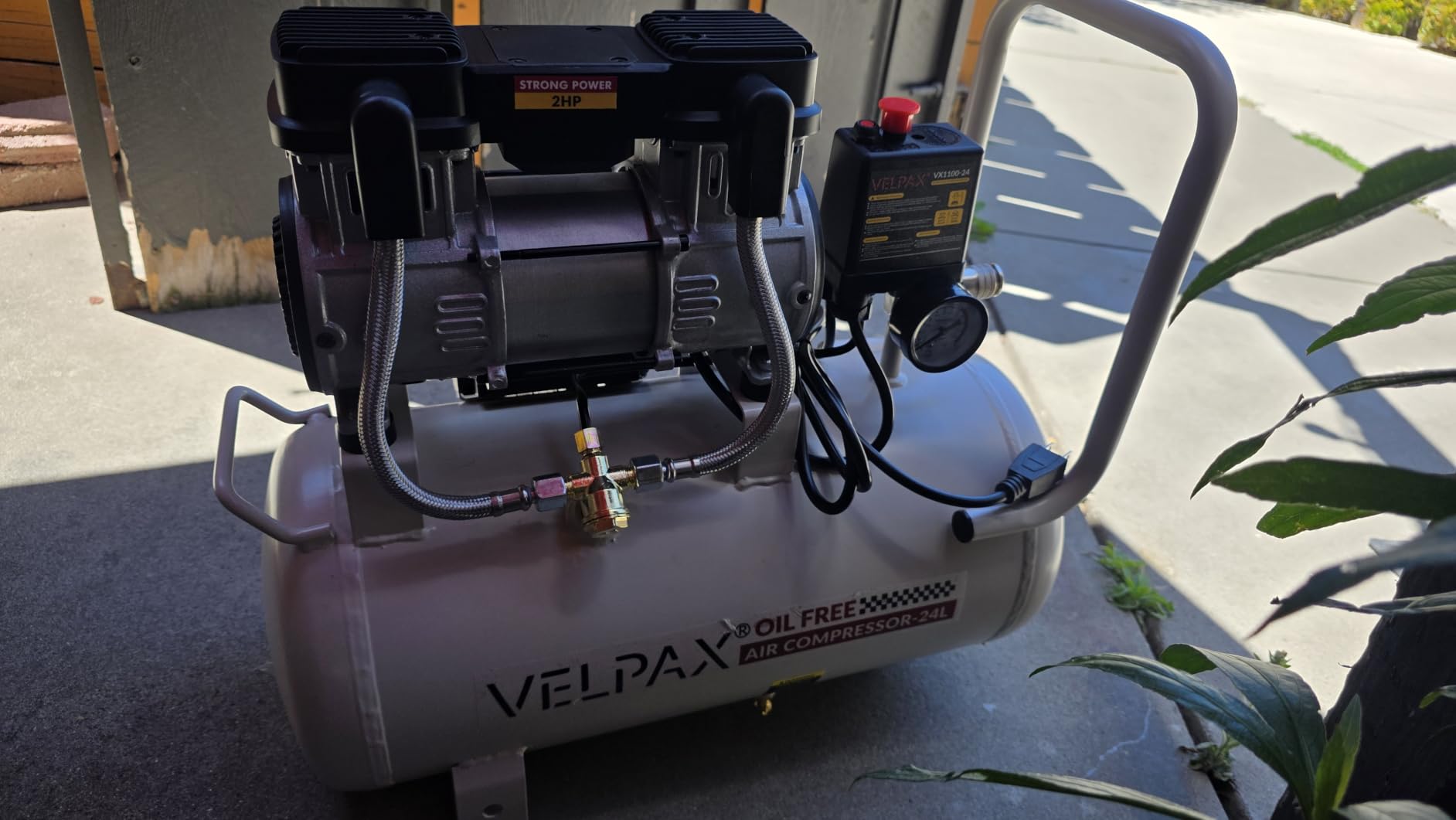 Ultra Quiet Air Compressor, Only 60dB, 6.4 Gallon Tank, Oil-Free, 110V/60Hz 2HP, 6.71CFM@115PSI customer photo 2