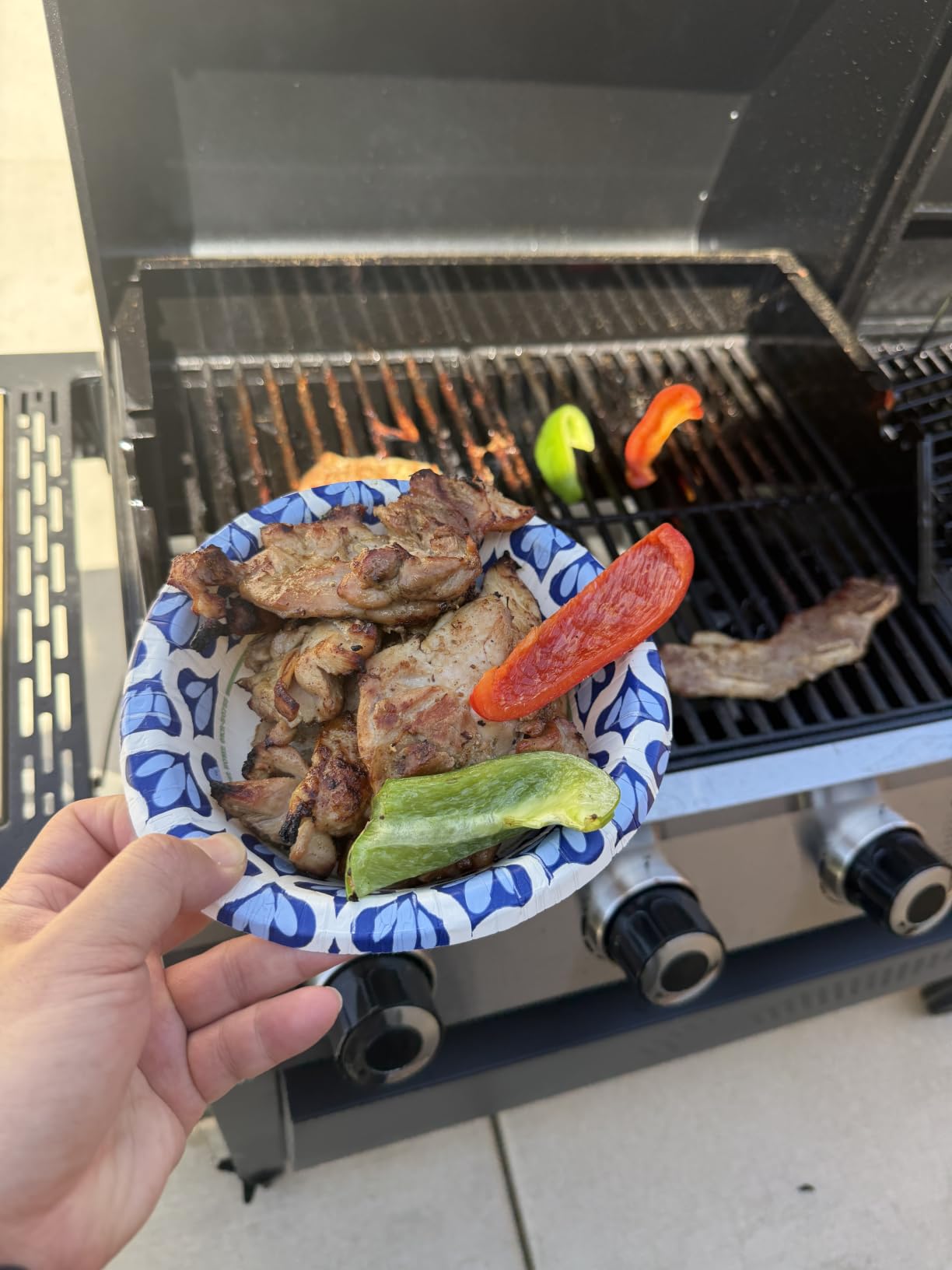 Sophia & William 3-Burner Gas and Charcoal Grill Combo with Offset Smoker | Dual Fuel BBQ Grill, 840 SQIN Cooking Area, Heavy Duty Propane Barbecue for Outdoor Patio Cooking, Backyard Events, Black customer photo 1