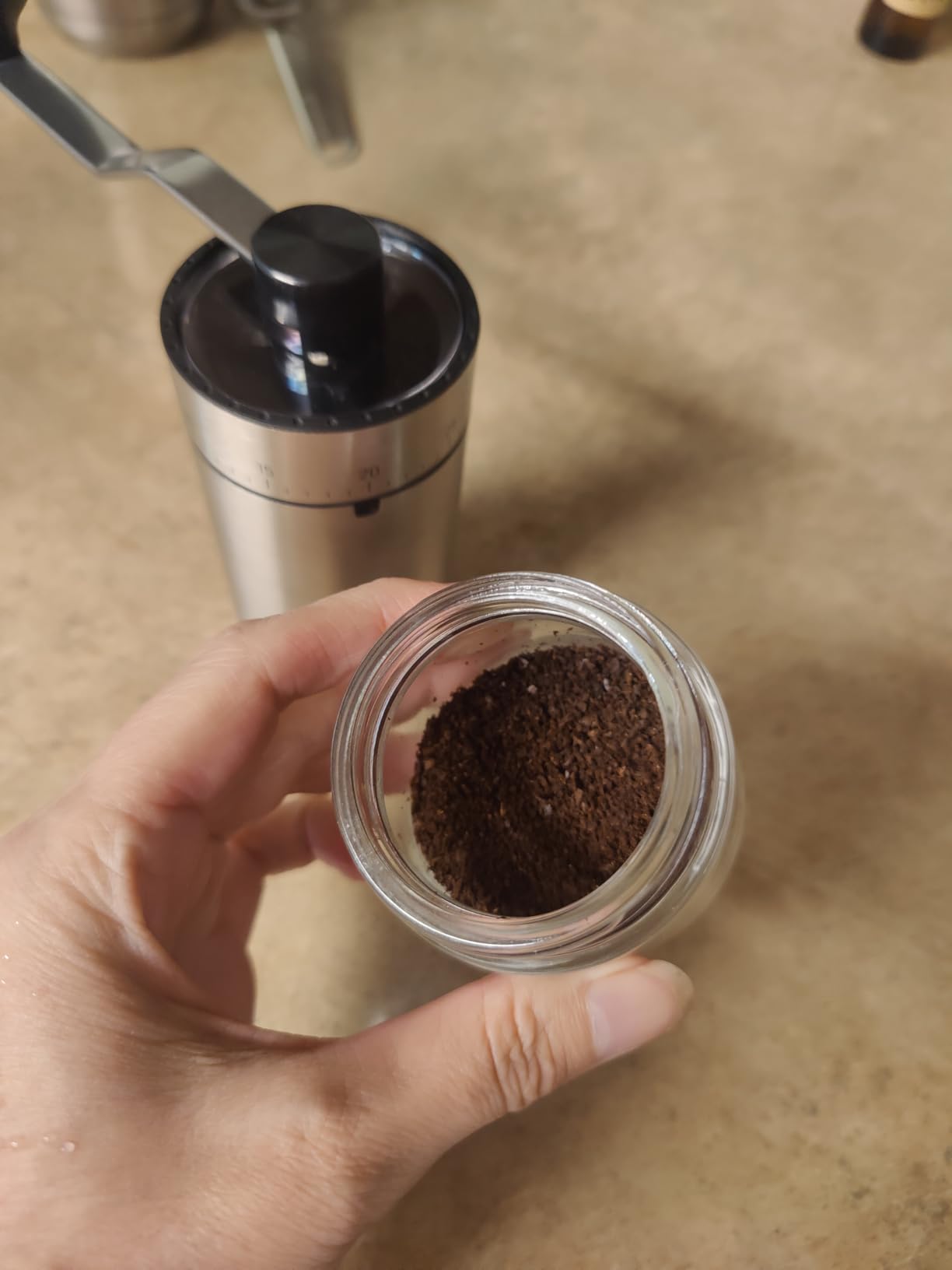 YQE Mini Manual Coffee Grinder with 40 External Grind Settings, Ceramic Conical Burr Hand Coffee Grinder, Portable Coffee Bean Mill for Espresso, Pour Over, French Press, Camping, Travel customer photo 2