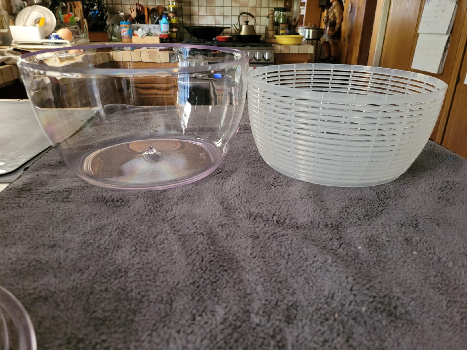 OXO Good Grips Salad Spinner | Lettuce Spinner | Fruit Washer | Fruit Washing Bowl with Strainer | Vegetable Cleaner | Salad Cleaner | Lettuce Washer | 6.22 Quart Capacity | Spin-dry Lettuce, Herbs, Fruit, Vegetables, Non-Slip Base, Large Capacity Bowl, Easy One-Touch Press Pump, Meal Prep customer photo 2