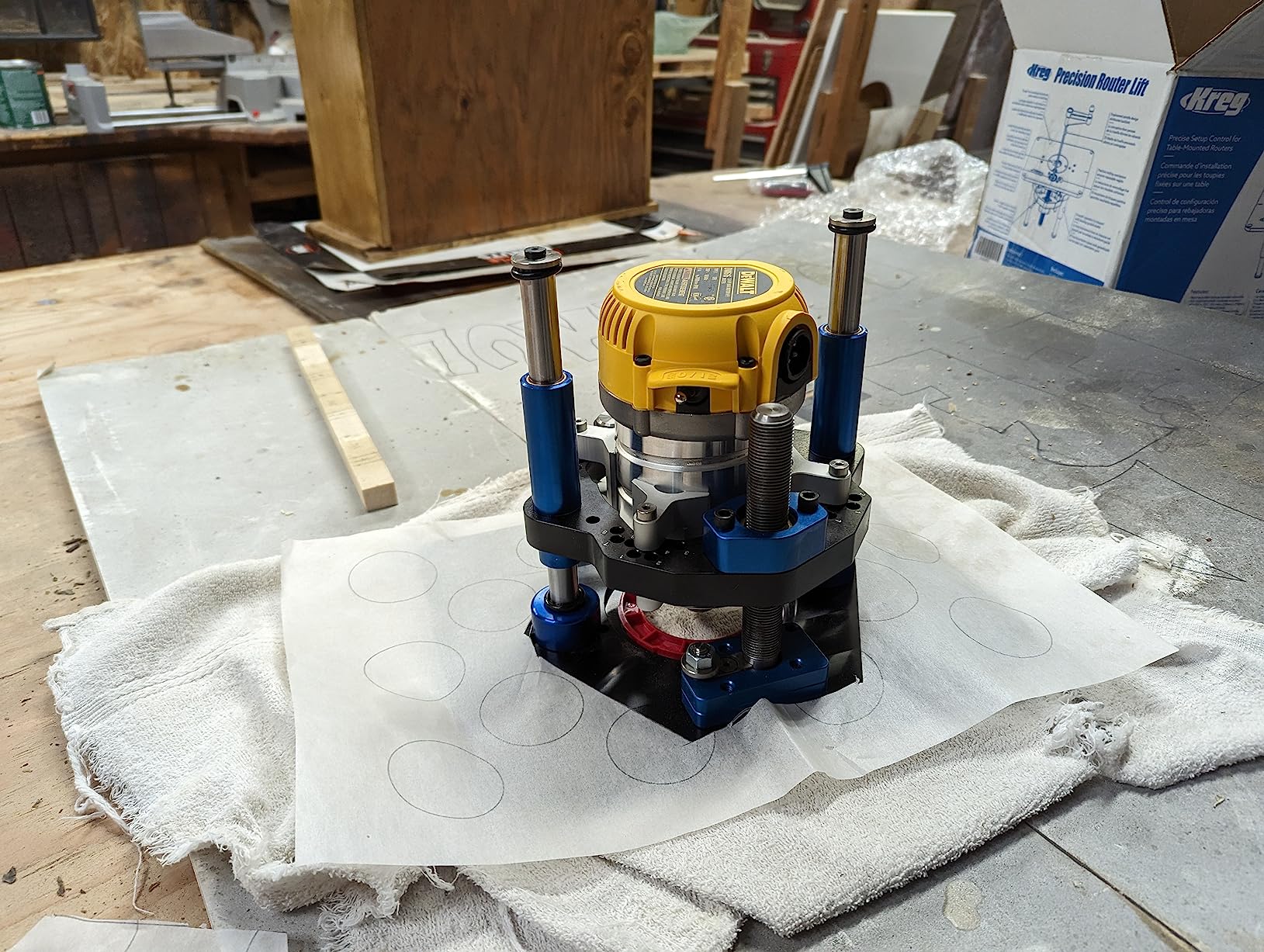 DEWALT Router, Fixed Base, 1-3/4-HP, 11.0 Amp Motor (DW616) customer photo 2