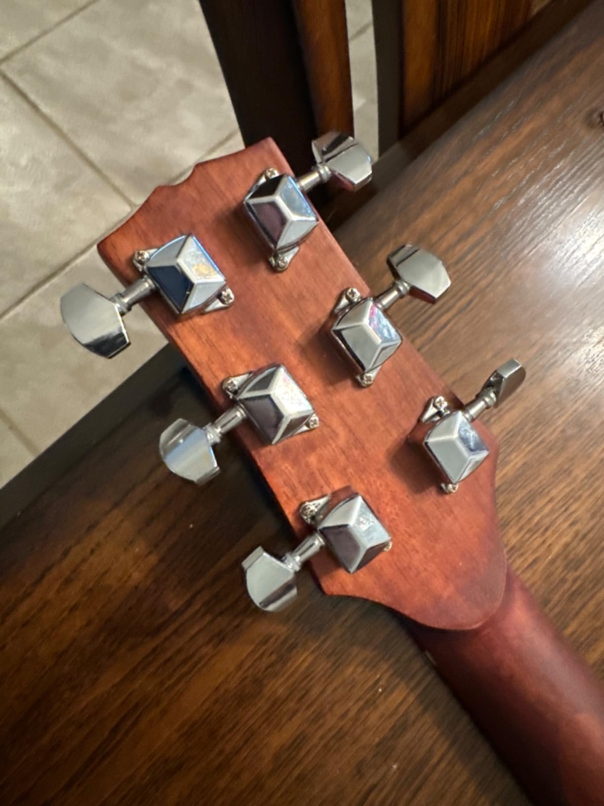 Jasmine S34C Orchestra Acoustic Guitar, Spruce Top, Sapele Back & Sides, Advanced X Bracing, Venetian Cutaway, Slim Neck, 25.5