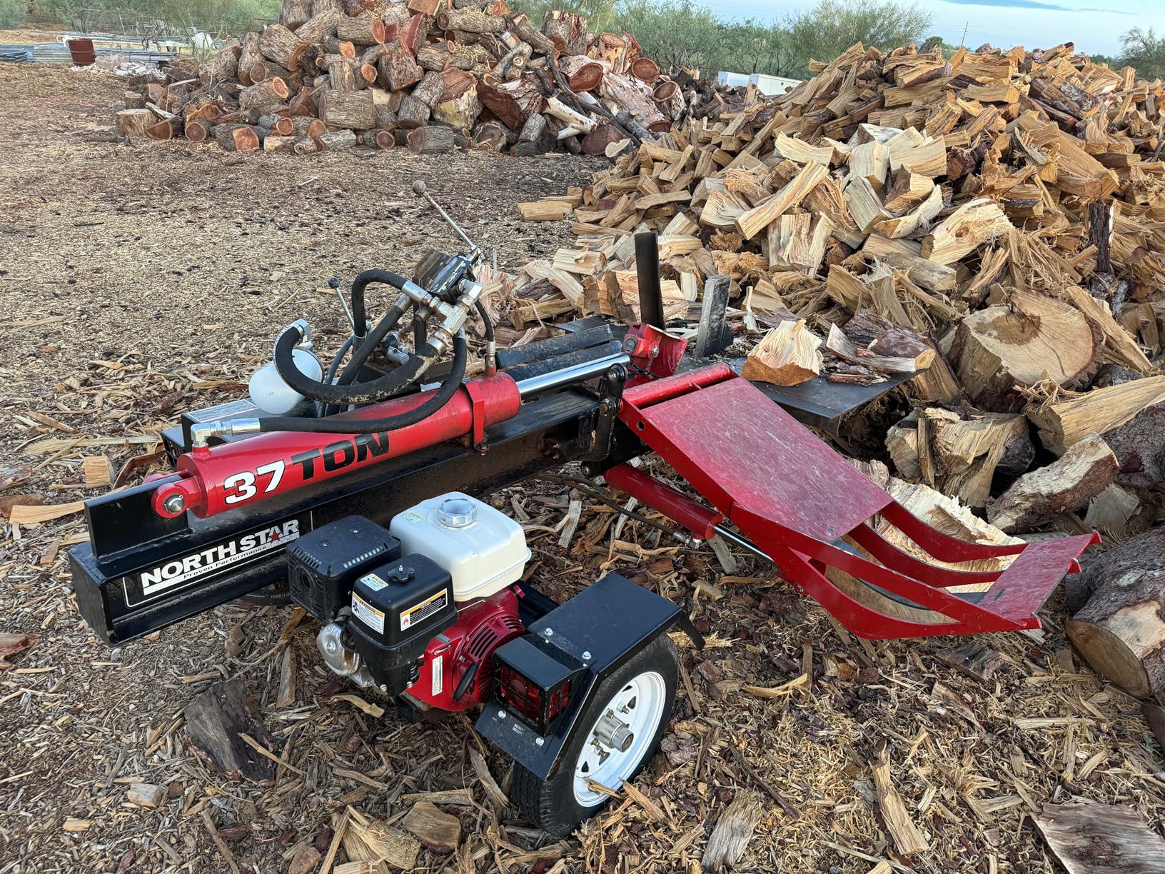 Horizontal/Vertical Log Wood Splitter - 37-Ton, 270cc Honda GX270 Engine customer photo 2