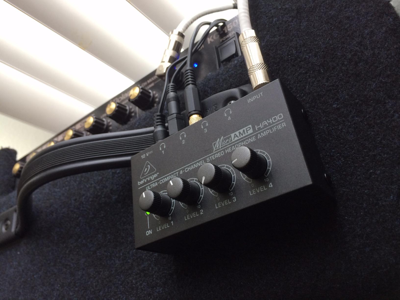 Behringer MICROAMP HA400 Ultra-Compact 4 Channel Stereo Headphone Amplifier customer photo 2