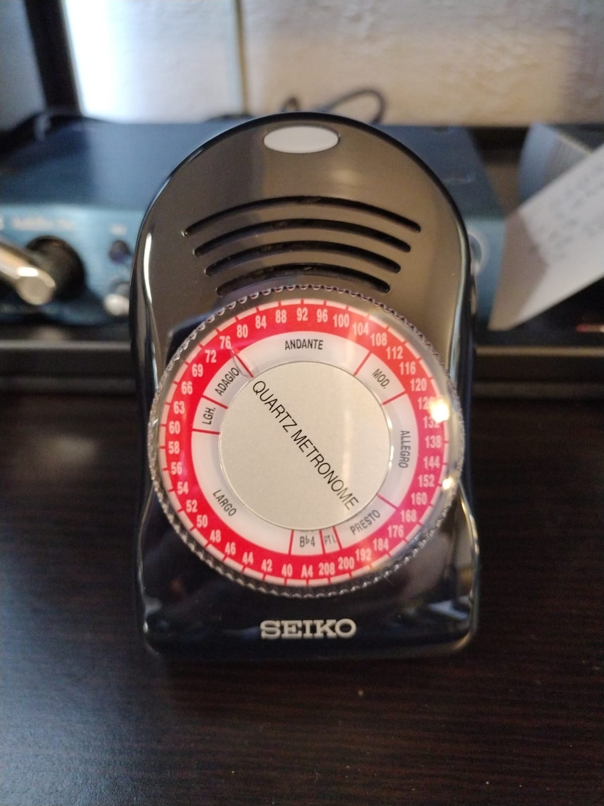 Seiko SQ50-V Quartz Metronome For Piano, Guitar and All Instruments, Easy-To-Use, Tempo Range 40-208BPM, Built-In Tone Generators (A&Bb), Adjustable Volume & Click Options, Red LED, Earphone Jack customer photo 2