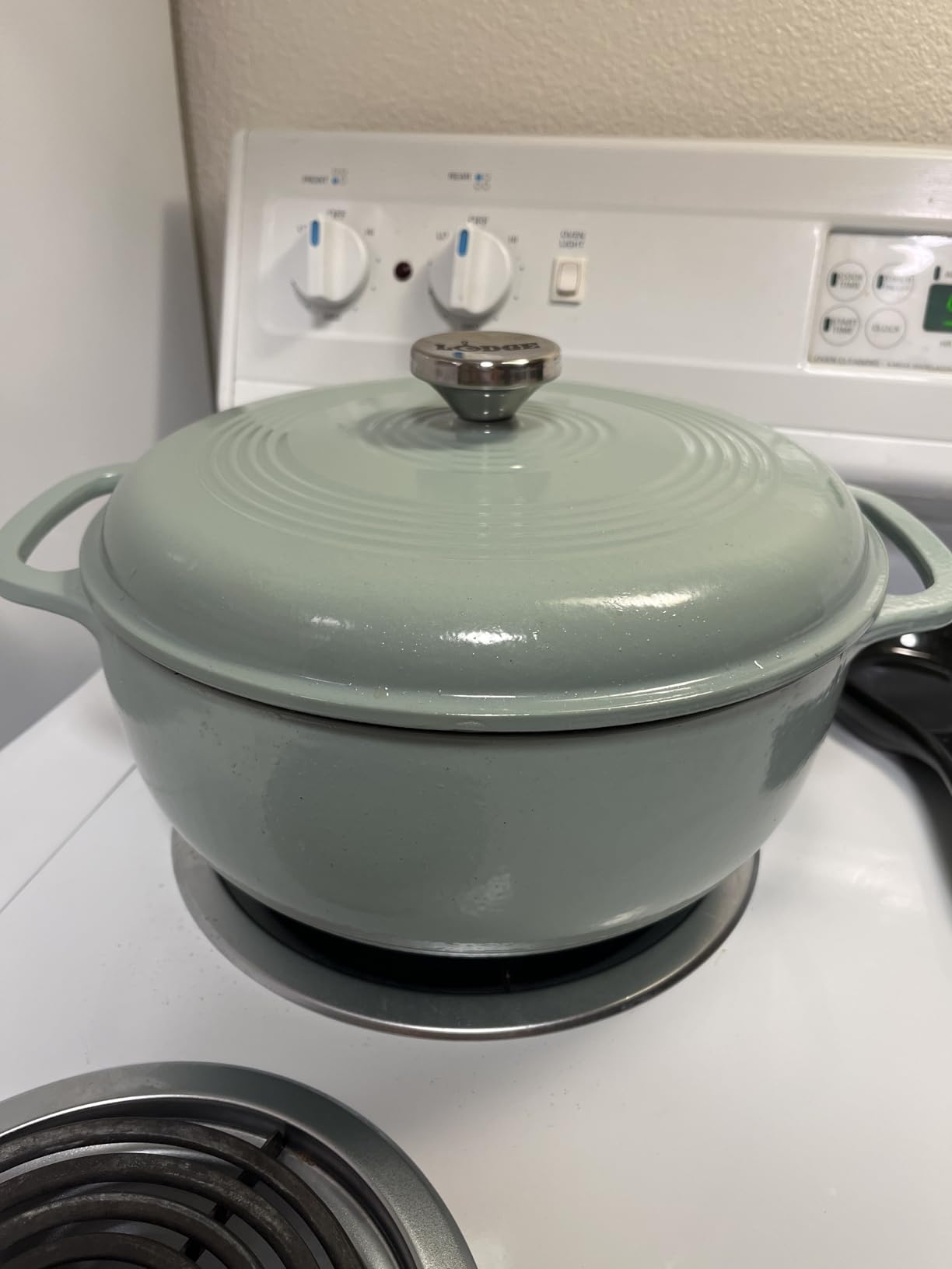 Lodge Essential Enamel Cast Iron Dutch Oven, 6 Quart, Island Spice Red | Ideal for Bread Baking, Braising, Marinating & Slow Cooking, Features Moisture-Sealing Lid & Dual Handles customer photo 1