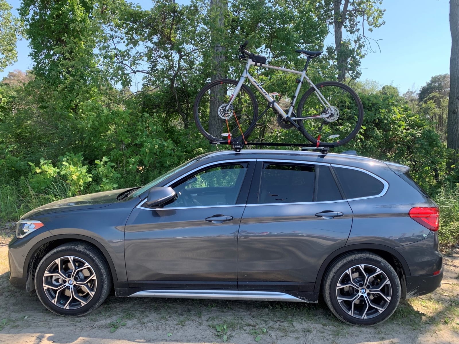 Swagman Upright Roof Mount Bike Rack – Rooftop Upright Bike Carrier for Secure Bicycle Transport customer photo 2