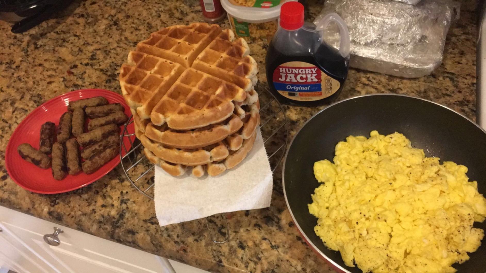 Presto 03510 Ceramic FlipSide Belgian Waffle Maker customer photo 1