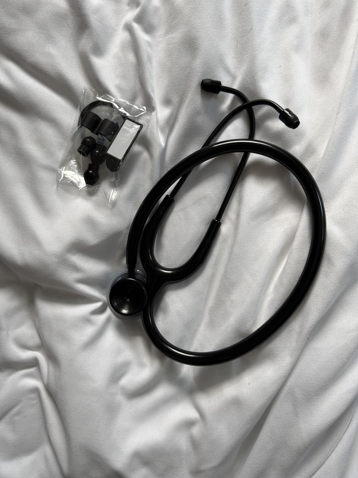 MDF Instruments, Acoustica Lightweight Stethoscope for Doctors, Nurses, Students, Home Health Use, Dual Head, Black Tube, Black Chestpiece-Headset customer photo 1