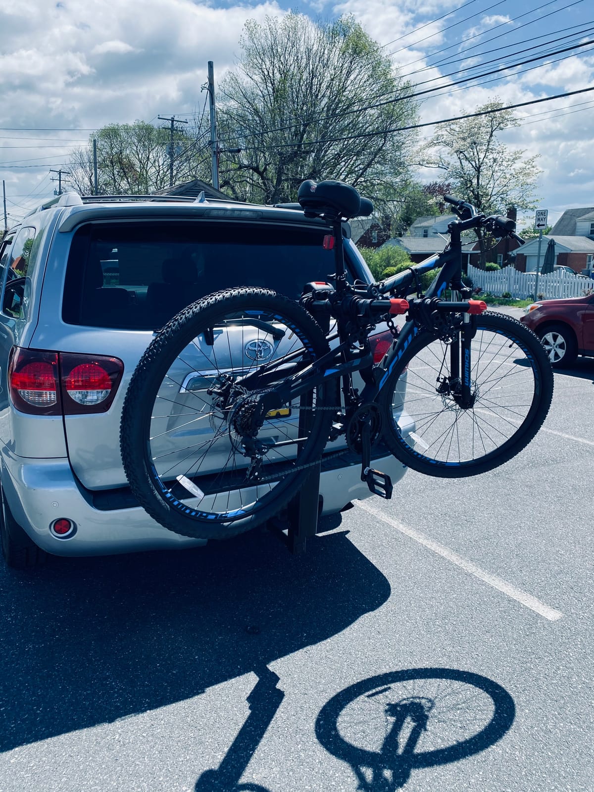 Yakima DoubleDown 4 Hitch Mount Bike Rack for Car, SUV & Truck | Fits 2 in. and 1.25 in. Receivers; Tilting Rear Mount with Anti-Sway Cradles and Folding Arms customer photo 1