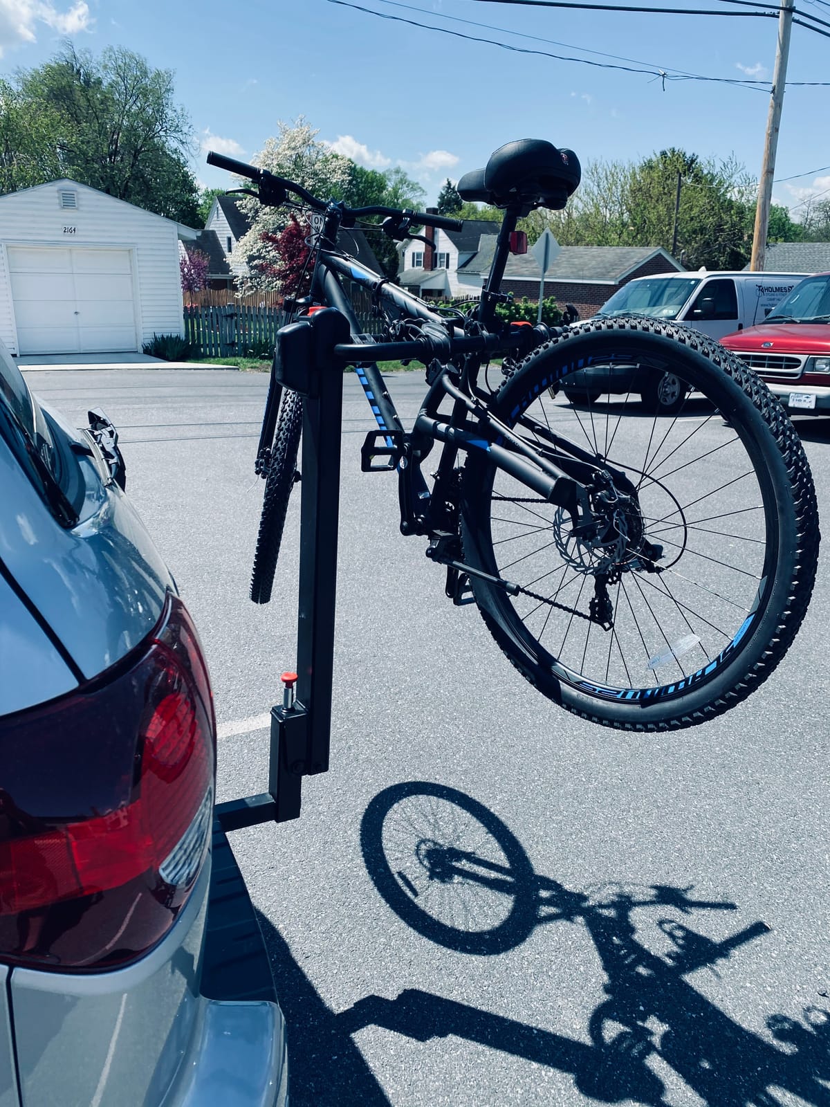 Yakima DoubleDown 4 Hitch Mount Bike Rack for Car, SUV & Truck | Fits 2 in. and 1.25 in. Receivers; Tilting Rear Mount with Anti-Sway Cradles and Folding Arms customer photo 2
