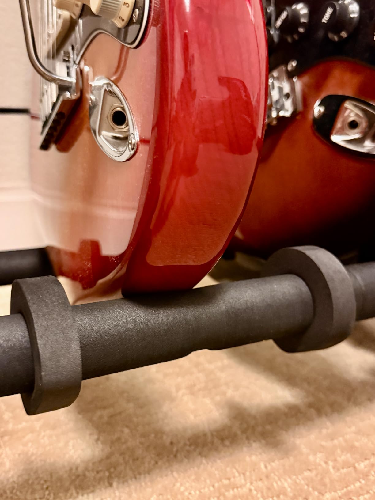 Hercules Stands GS523B 3 Space Guitar Rack customer photo 2