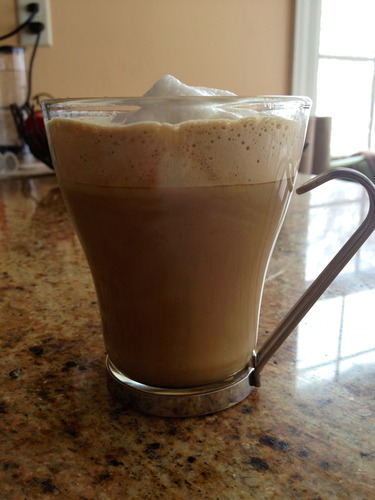 Breville BMF600XL Milk Cafe Frother, Brushed Stainless Steel | Easily craft rich and creamy hot milk drinks at home, including lattes, cappuccinos, chai tea, and hot chocolate customer photo 2