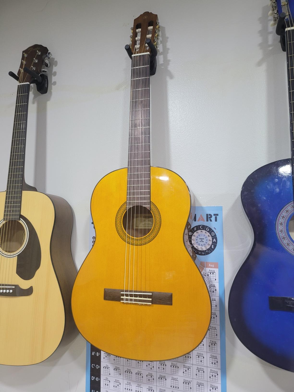 Yamaha CG102 Classical Guitar, Spruce Top, Natural customer photo 2